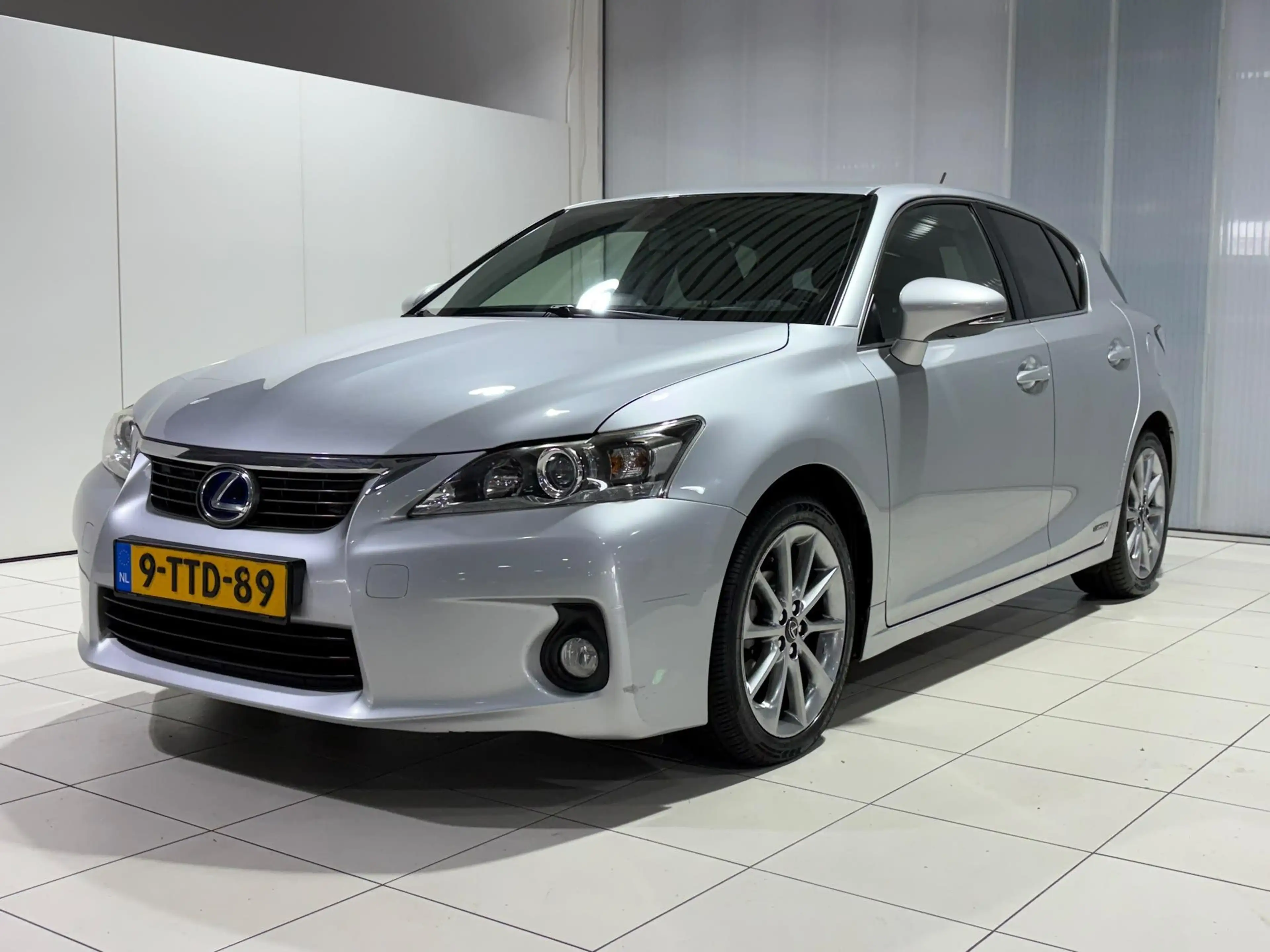 Lexus CT 200h Business Style Lederen bekleding, Navigatie, 17'' — photo 6