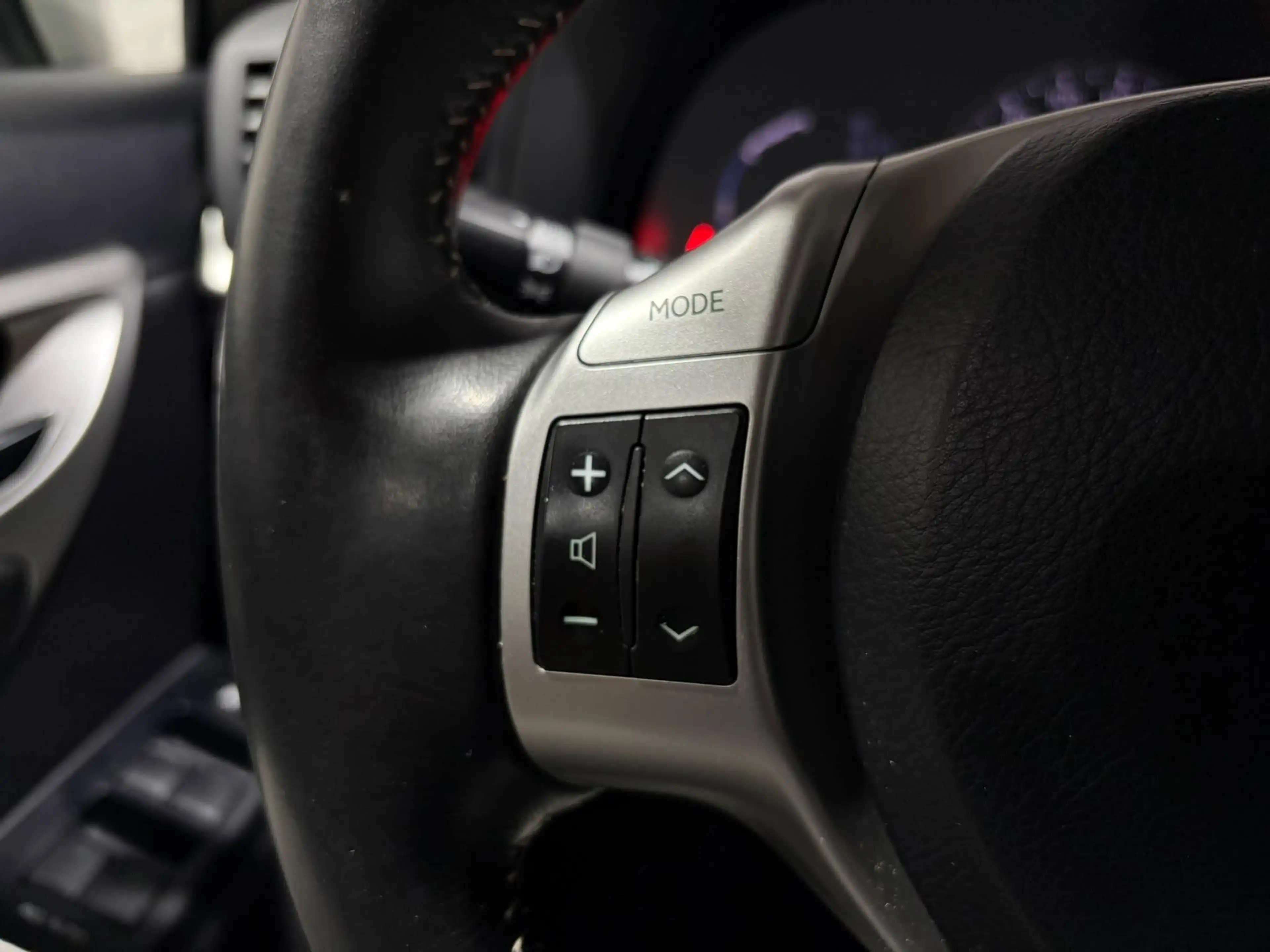 Lexus CT 200h Business Style Lederen bekleding, Navigatie, 17'' — photo 7