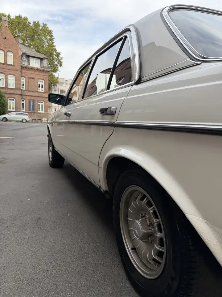 Mercedes-Benz 300 W123 300 D Mit Neuem tüv H-Zulassung Wertgutachten, foto 11