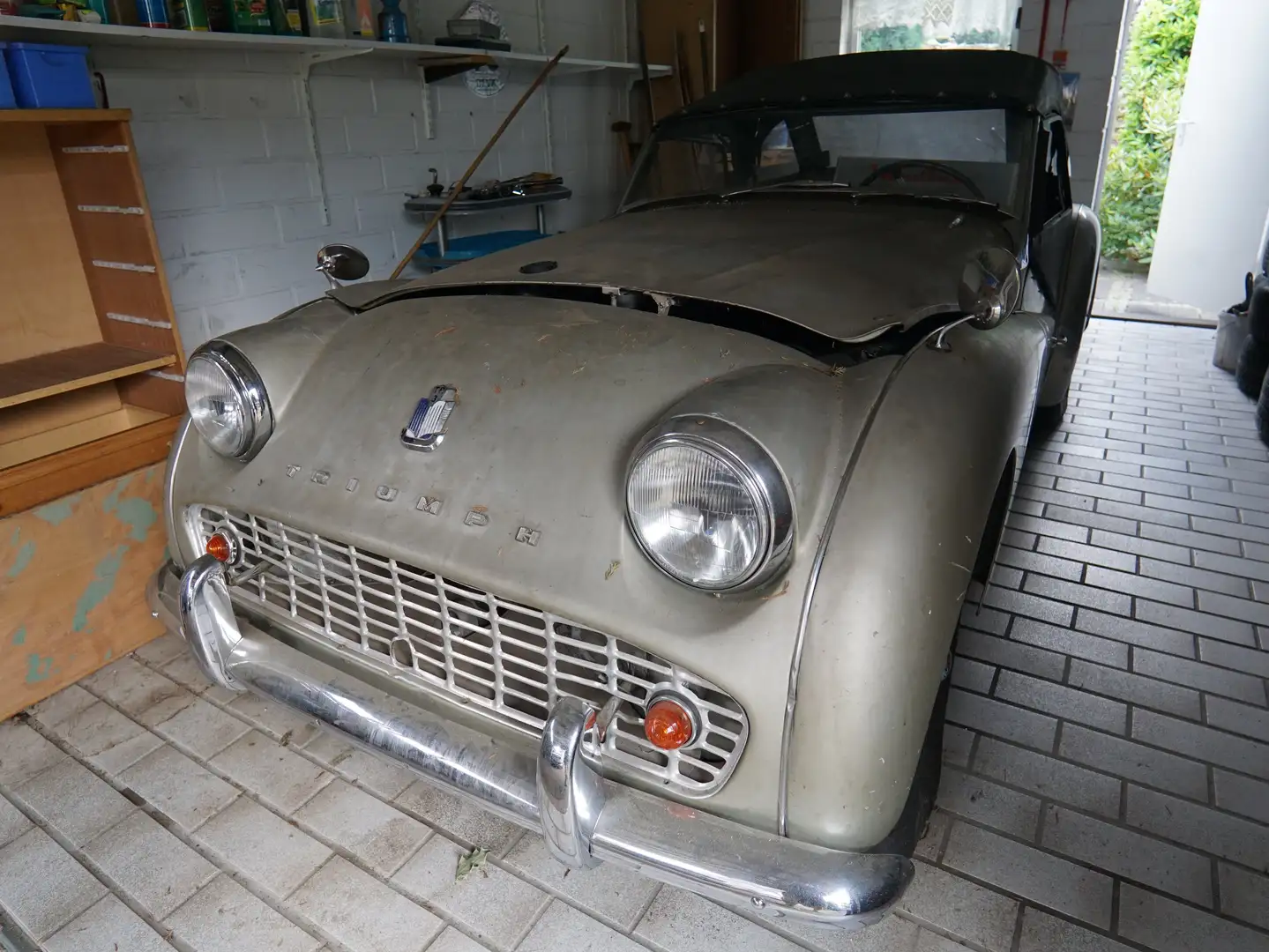Triumph TR3 Silver - 2