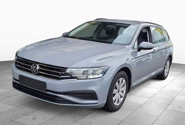 Volkswagen Passat view 2