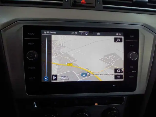 Volkswagen Passat view 10