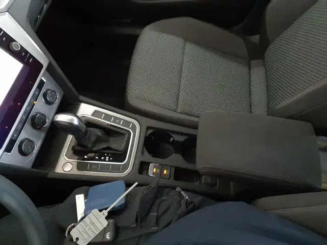 Volkswagen Passat view 8