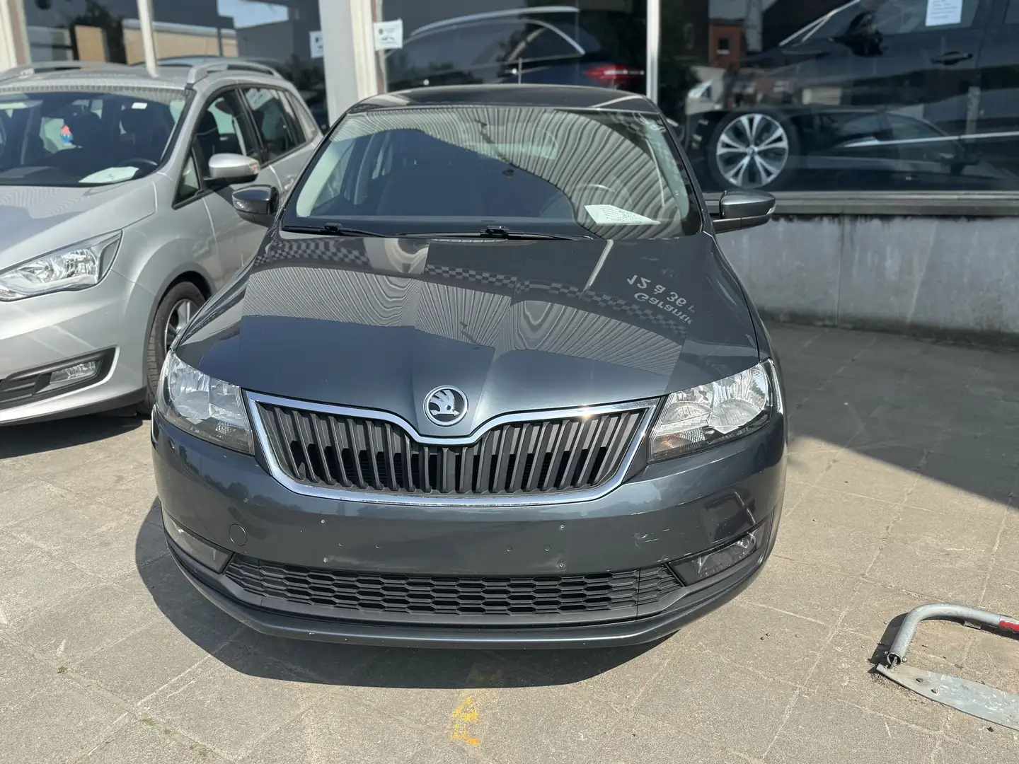 Skoda Rapid/Spaceback Rapid 1.0 TSI Spaceback Ambition Gris - 1