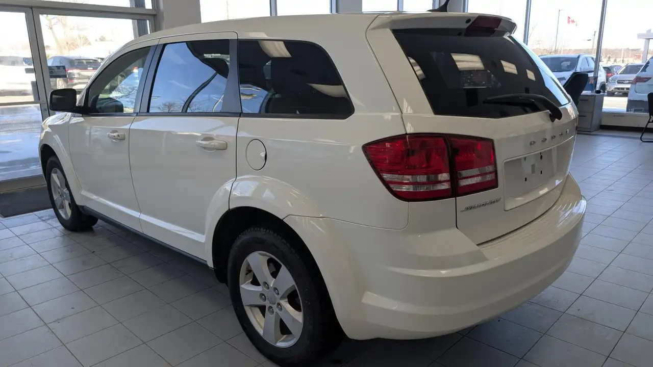 Dodge Journey снимка Dodge Journey