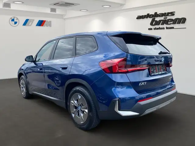 BMW Ix1 view 4