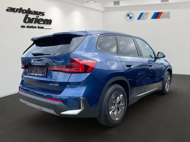 BMW Ix1 view 3