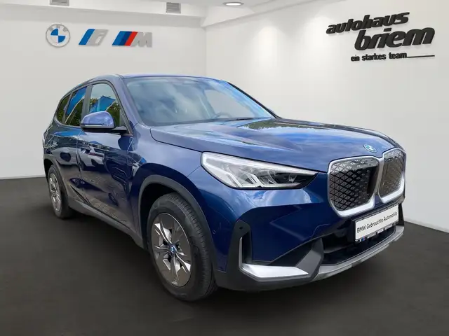 BMW Ix1 view 2
