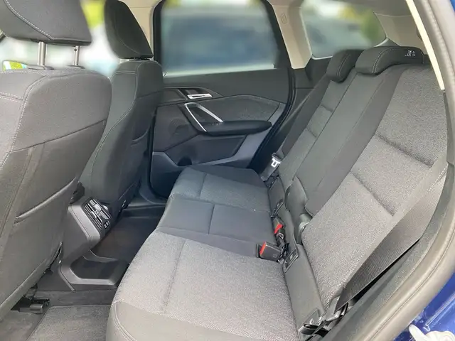 BMW Ix1 view 11