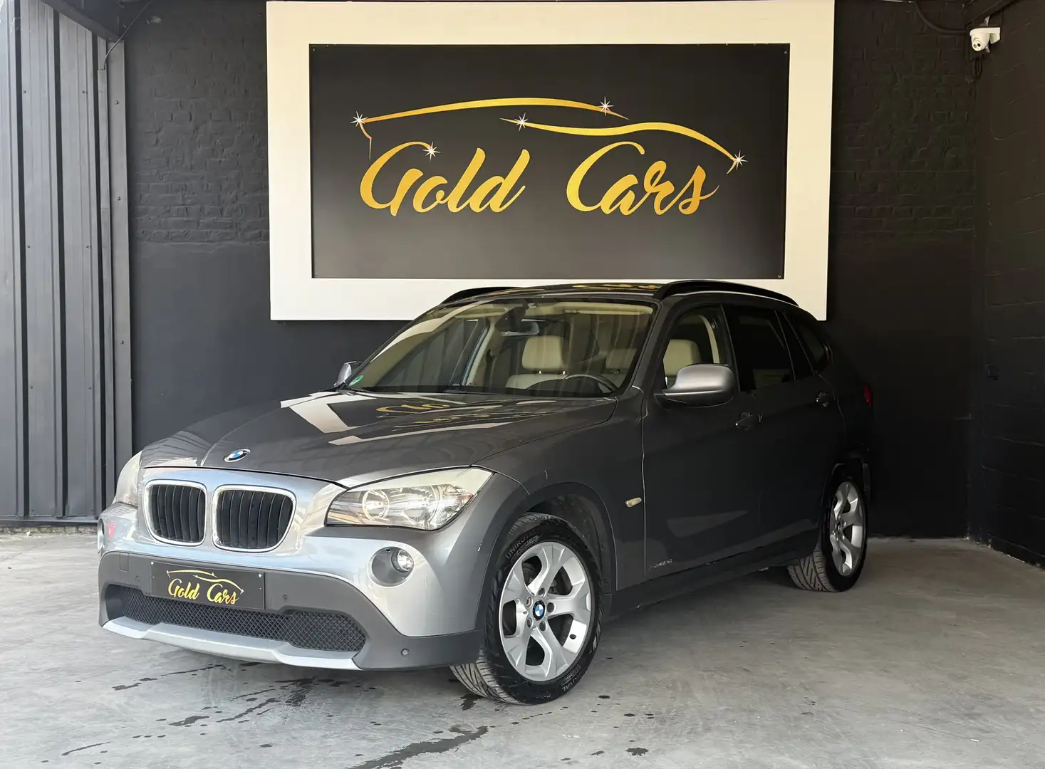 BMW X1 X1 2.0 d xDrive18 1erPROPRIO*NAVI*CUIR*PDC* Grijs - 2
