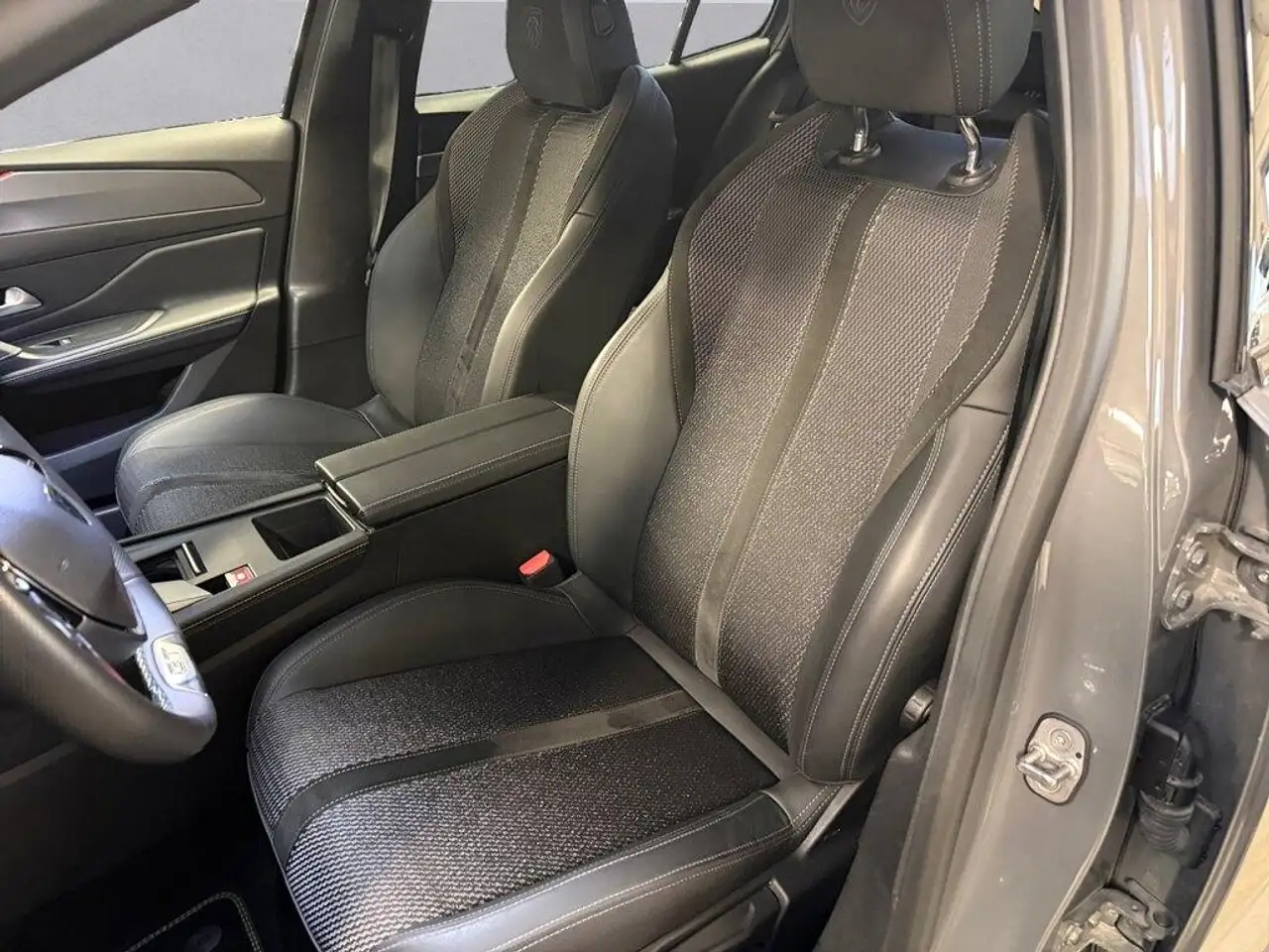 Peugeot 408 1.6 hybrid phev GT 225cv e-eat8 10