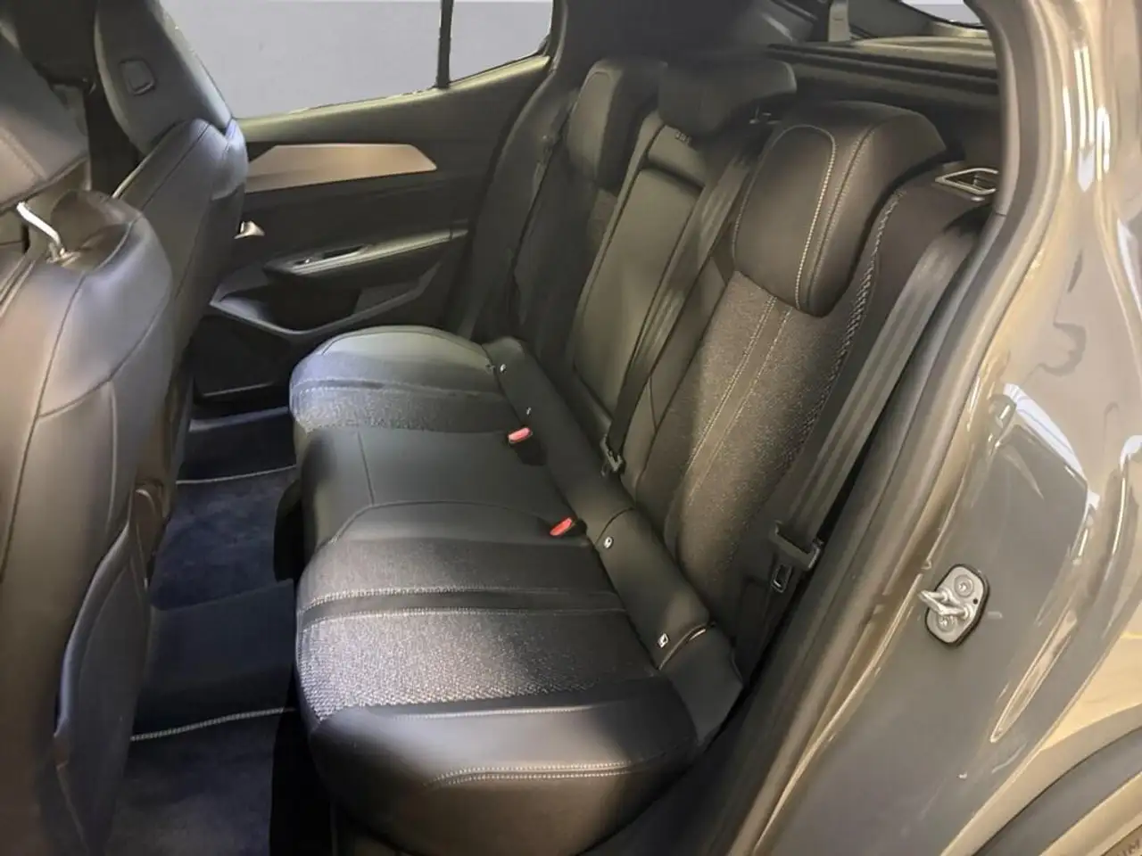 Peugeot 408 1.6 hybrid phev GT 225cv e-eat8 13