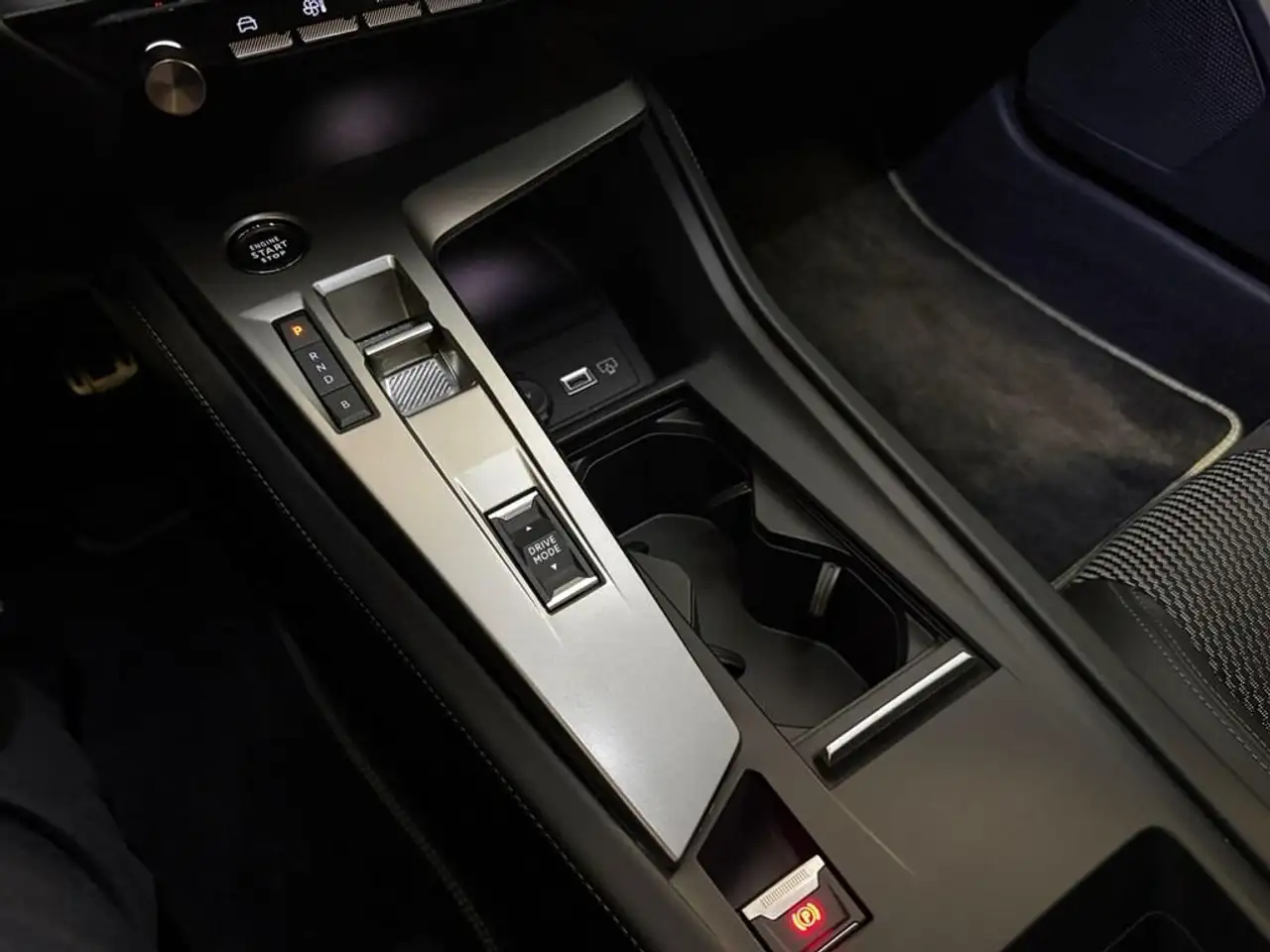 Peugeot 408 1.6 hybrid phev GT 225cv e-eat8 19