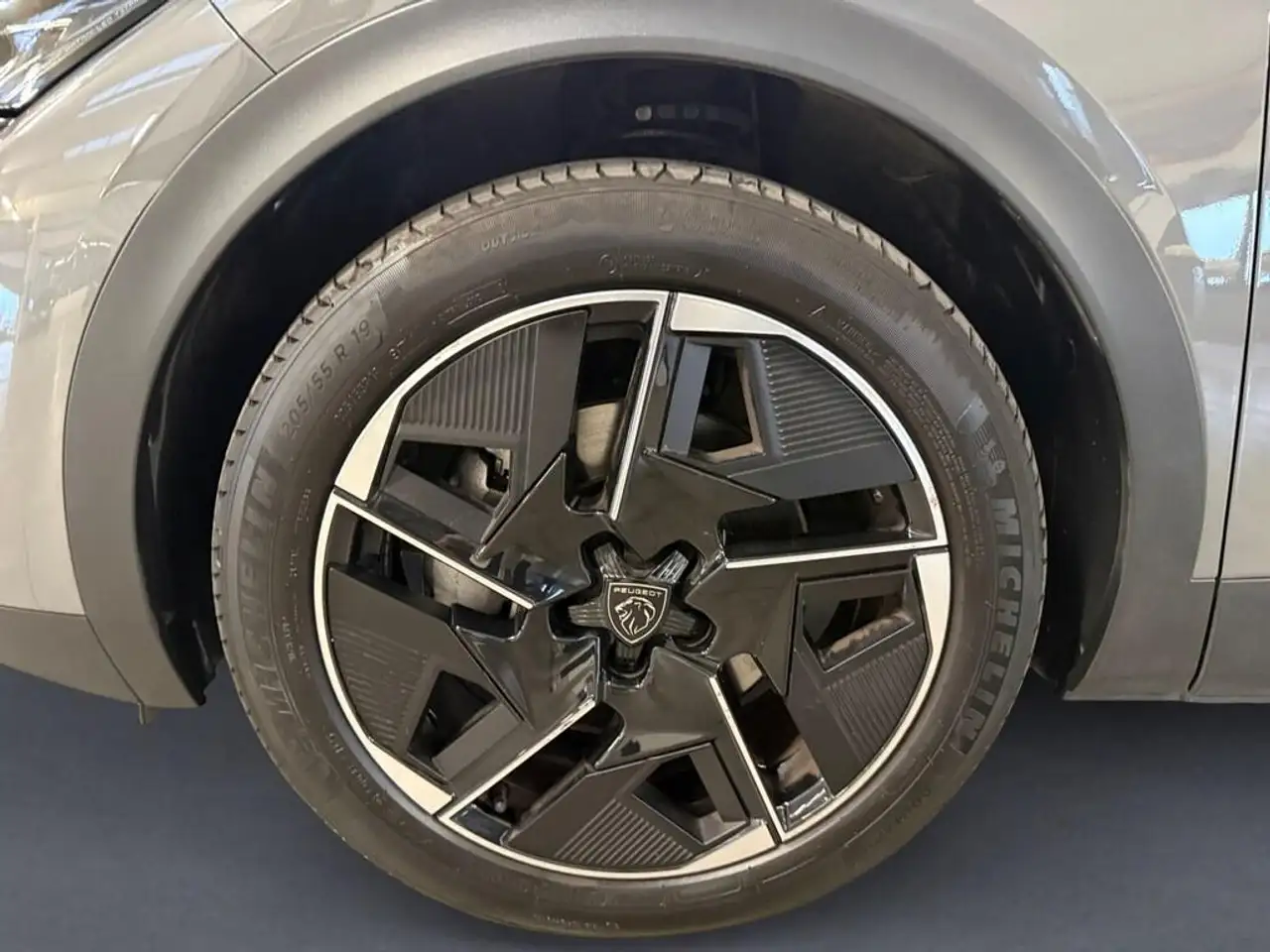 Peugeot 408 1.6 hybrid phev GT 225cv e-eat8 9