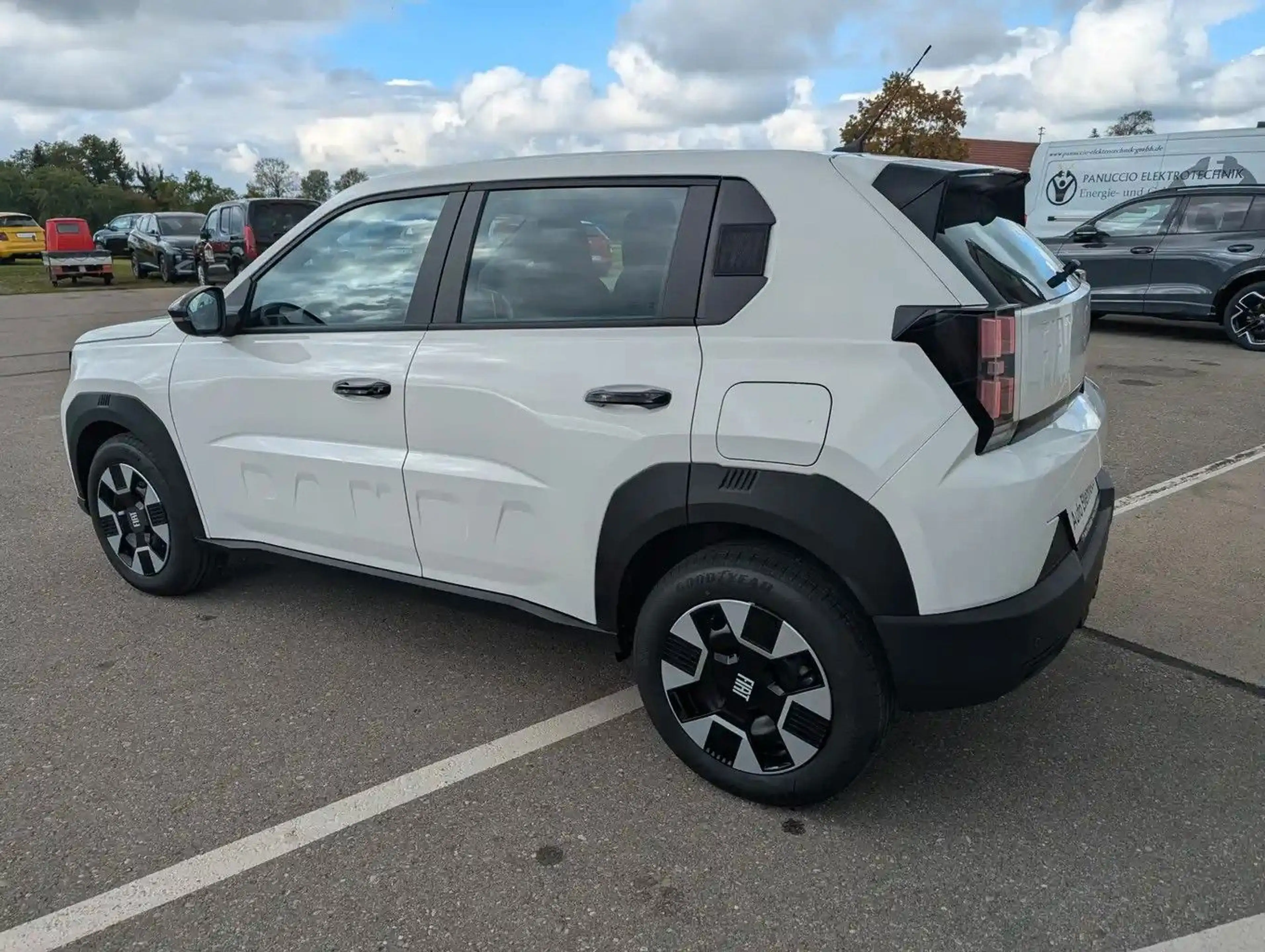 Fiat Grande Panda 1.2 Hybrid 81 kW Business Edition — photo 3