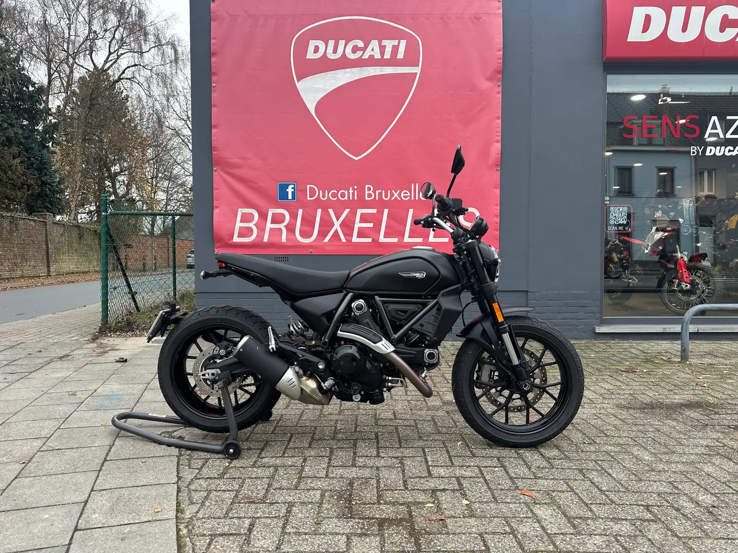 Ducati Scrambler 800 Dark 2G | "TVA Déductible" Noir - 2