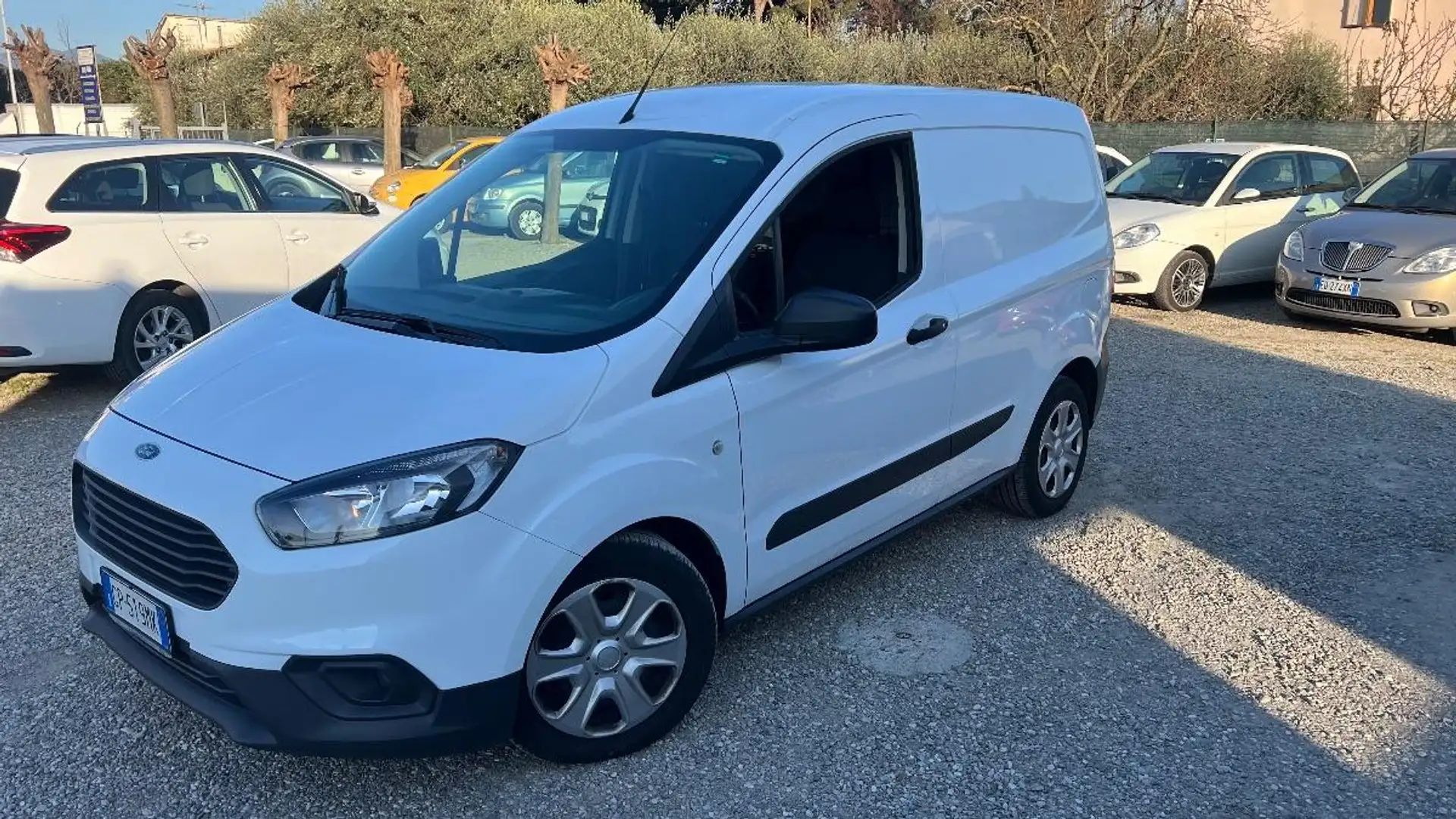 Ford Transit Courier 1.5 tdci 75cv S&S Trend my20 Weiß - 1