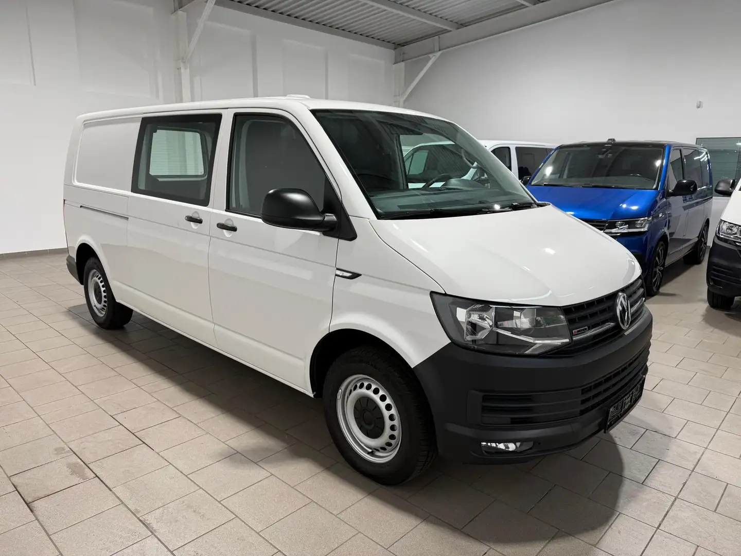 Volkswagen T6 Transporter ,4Motion,lang,Klima,Radio,AHK Weiß - 2