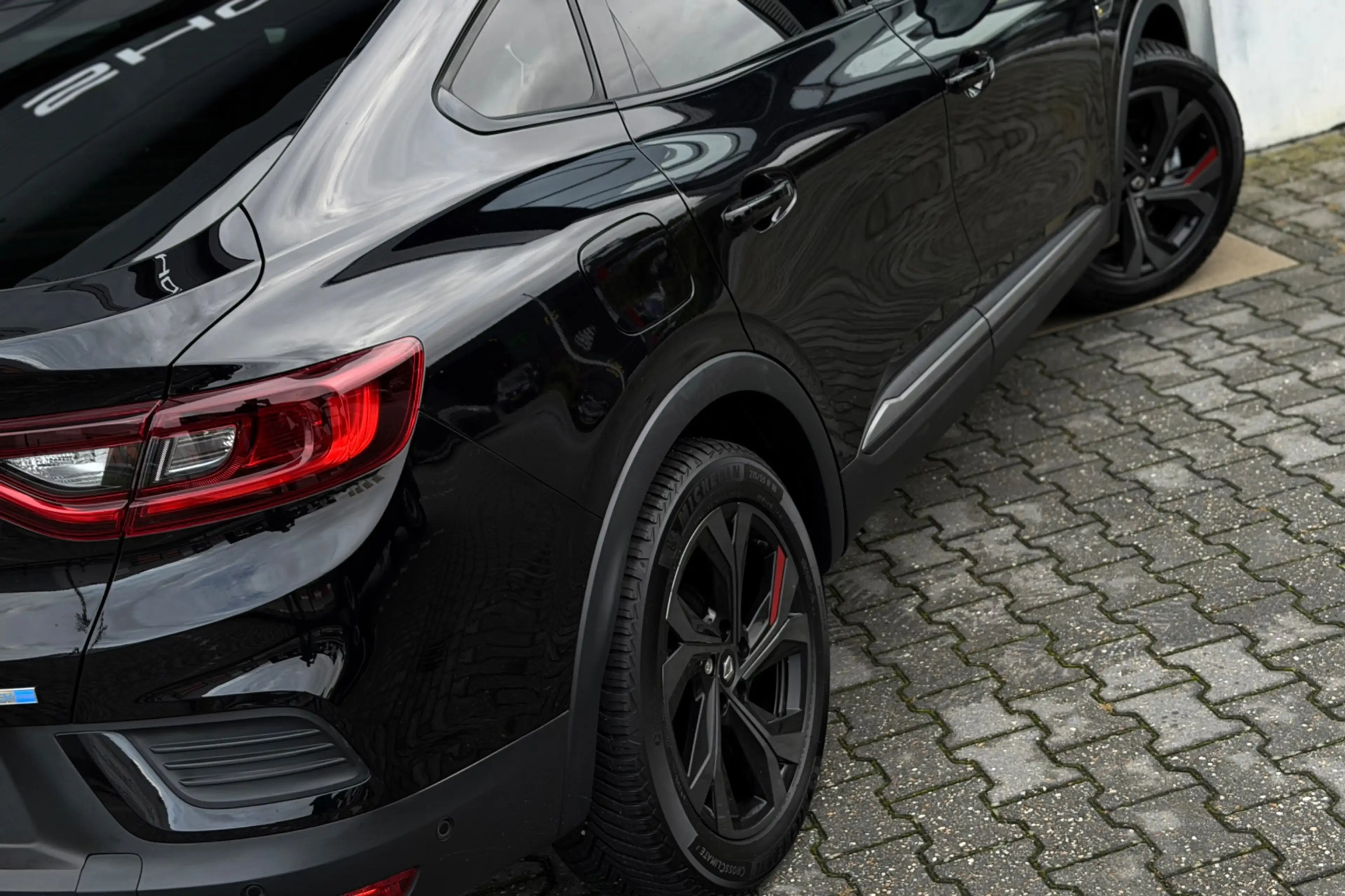 Renault Arkana 1.6 E-Tech Hybrid 145 R.S. Line, Pano, LED, Volled — photo 8