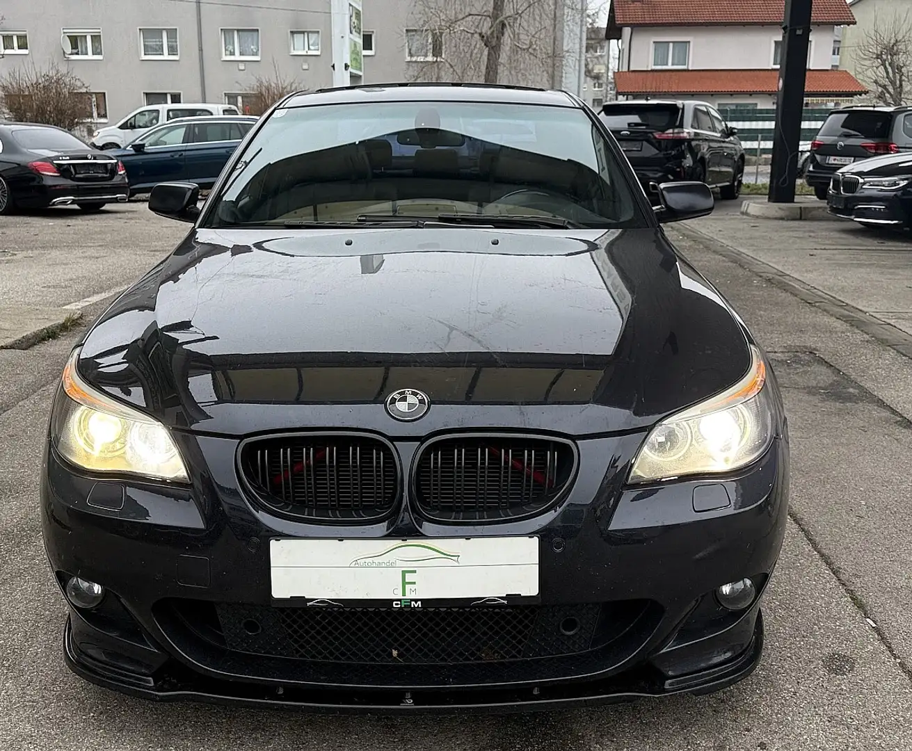 BMW 530 d Schwarz - 2