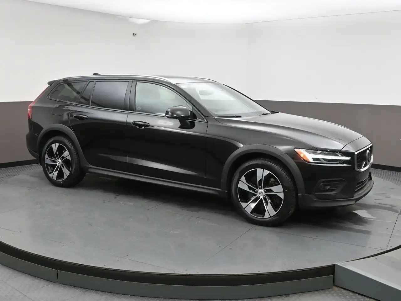 2025 Volvo V60 Cross Country