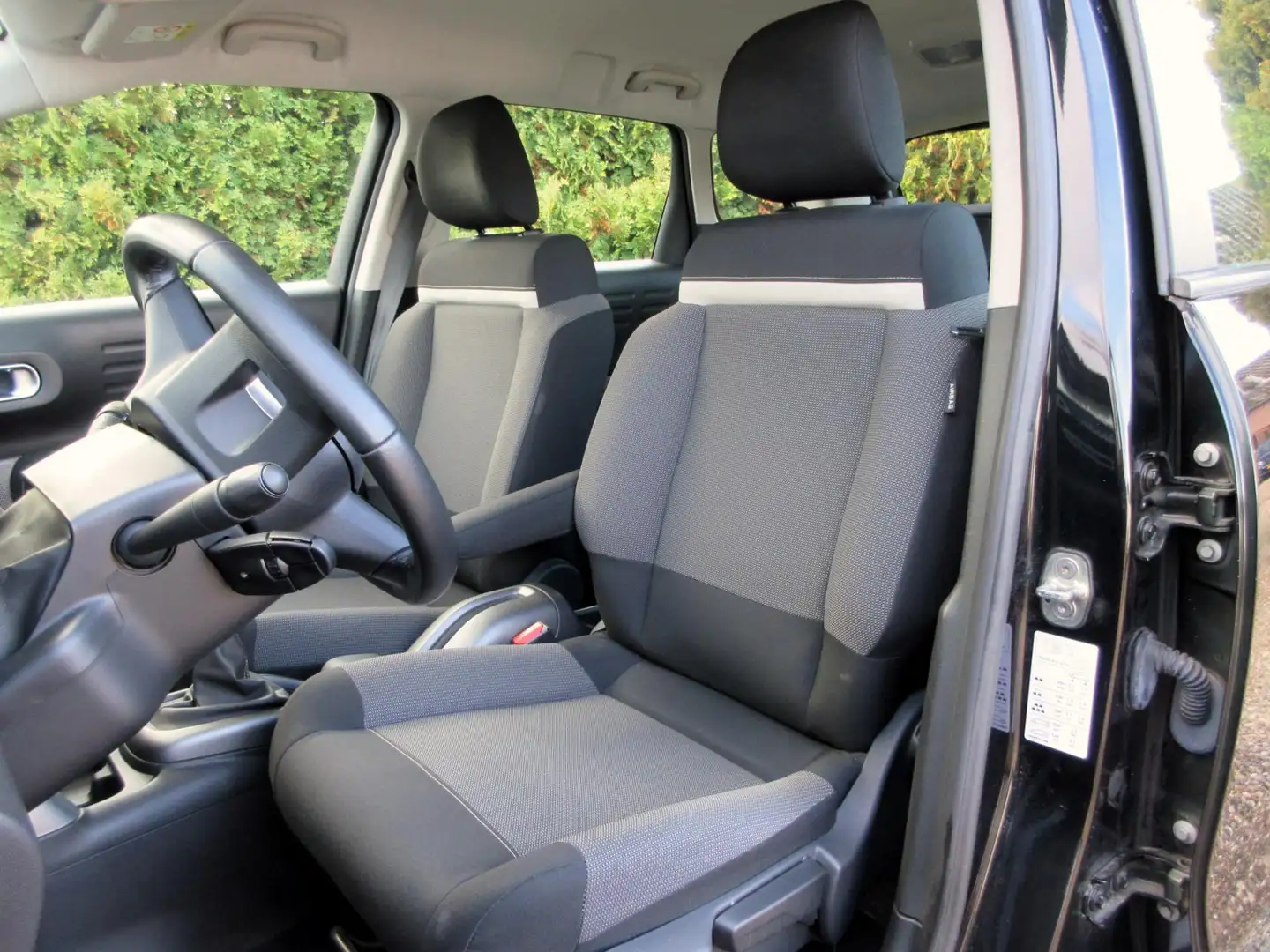 Citroen C3 Aircross 1.2 PureTech Shine*Navi*Cruise*Pdc* Noir - 2