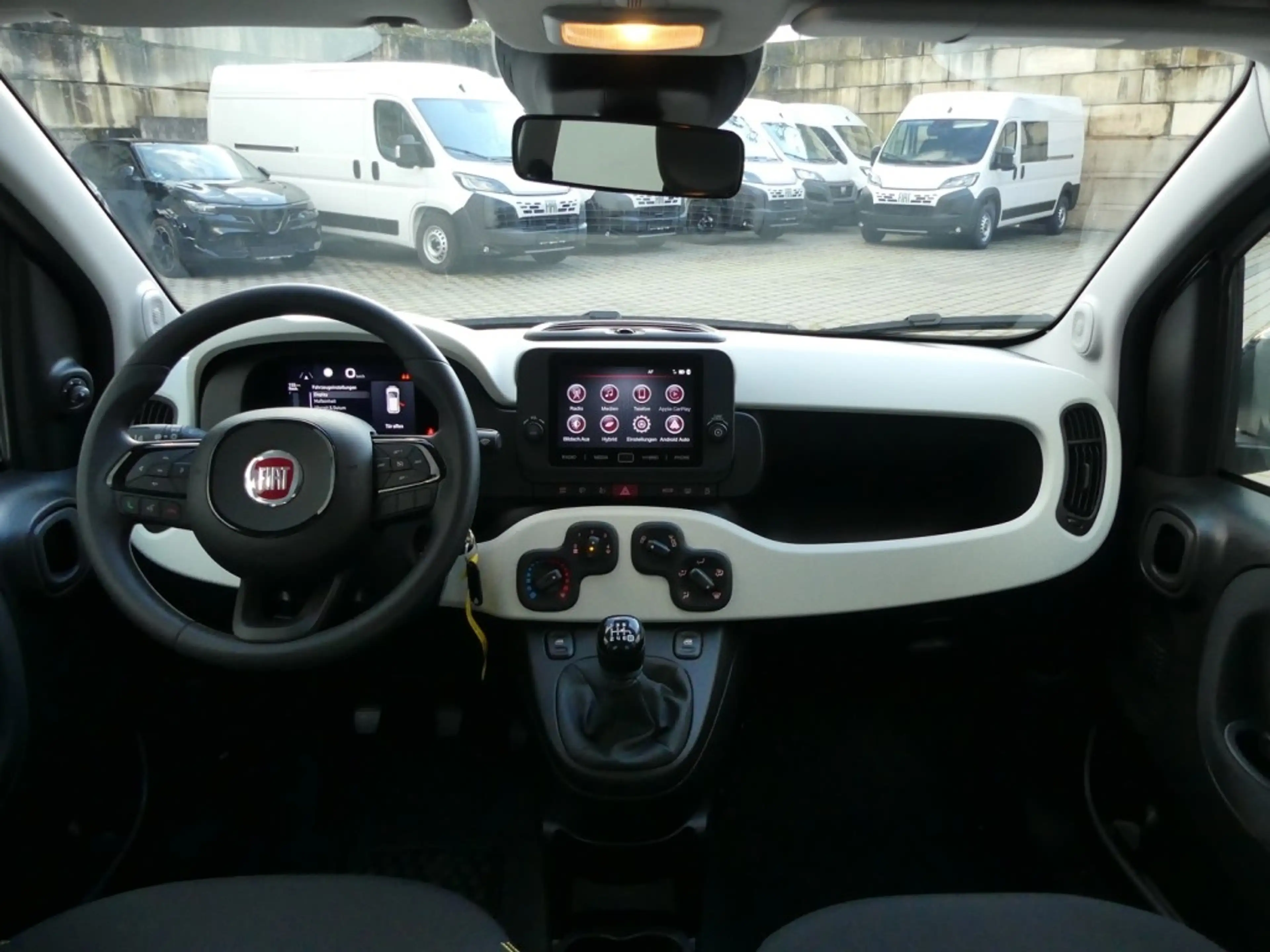 Fiat New Panda PANDA CROSS HYBRID 1.0 GSE 65PS CARPLAY 5-SITZER — photo 14