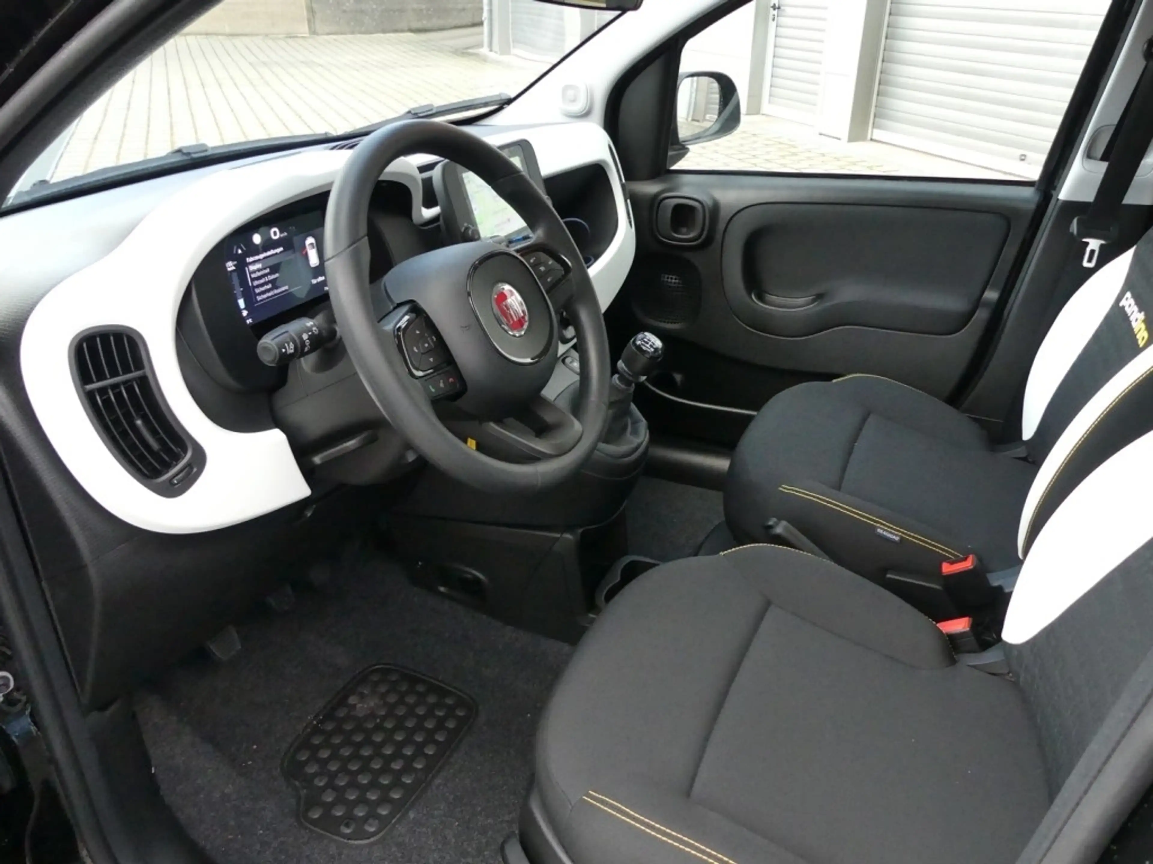 Fiat New Panda PANDA CROSS HYBRID 1.0 GSE 65PS CARPLAY 5-SITZER — photo 9