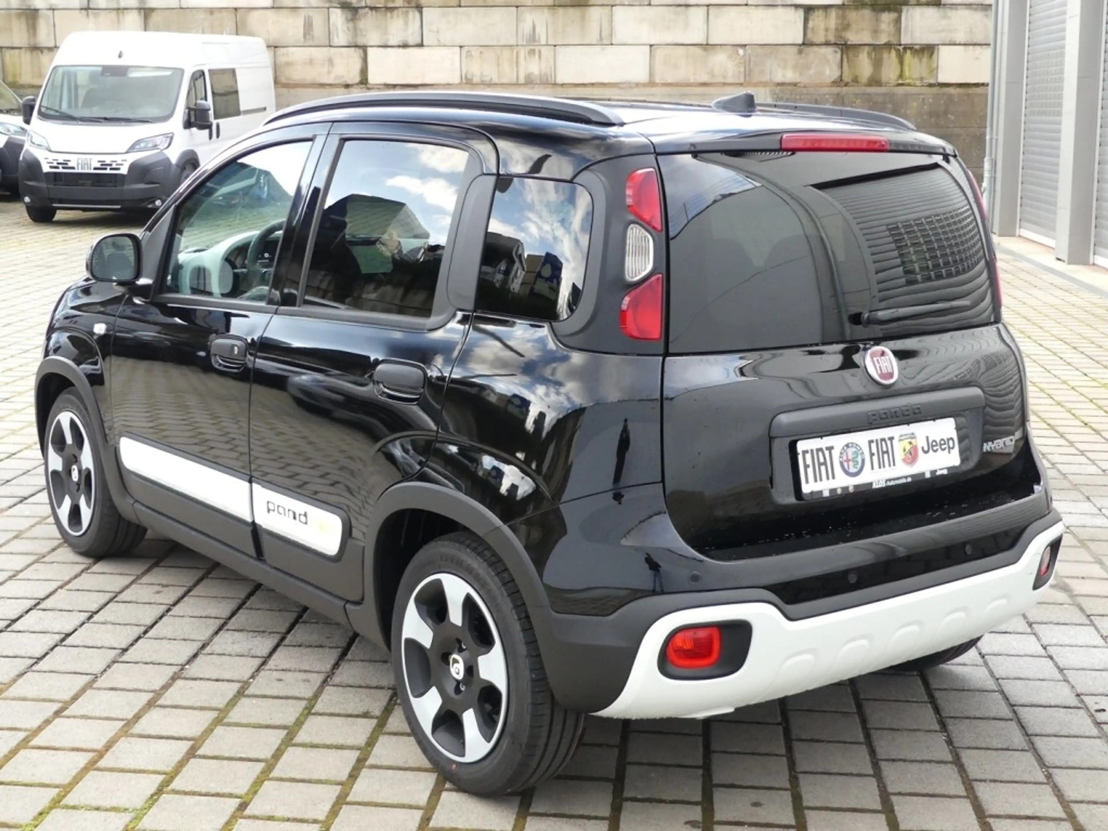 Fiat New Panda PANDA CROSS HYBRID 1.0 GSE 65PS CARPLAY 5-SITZER — photo 5