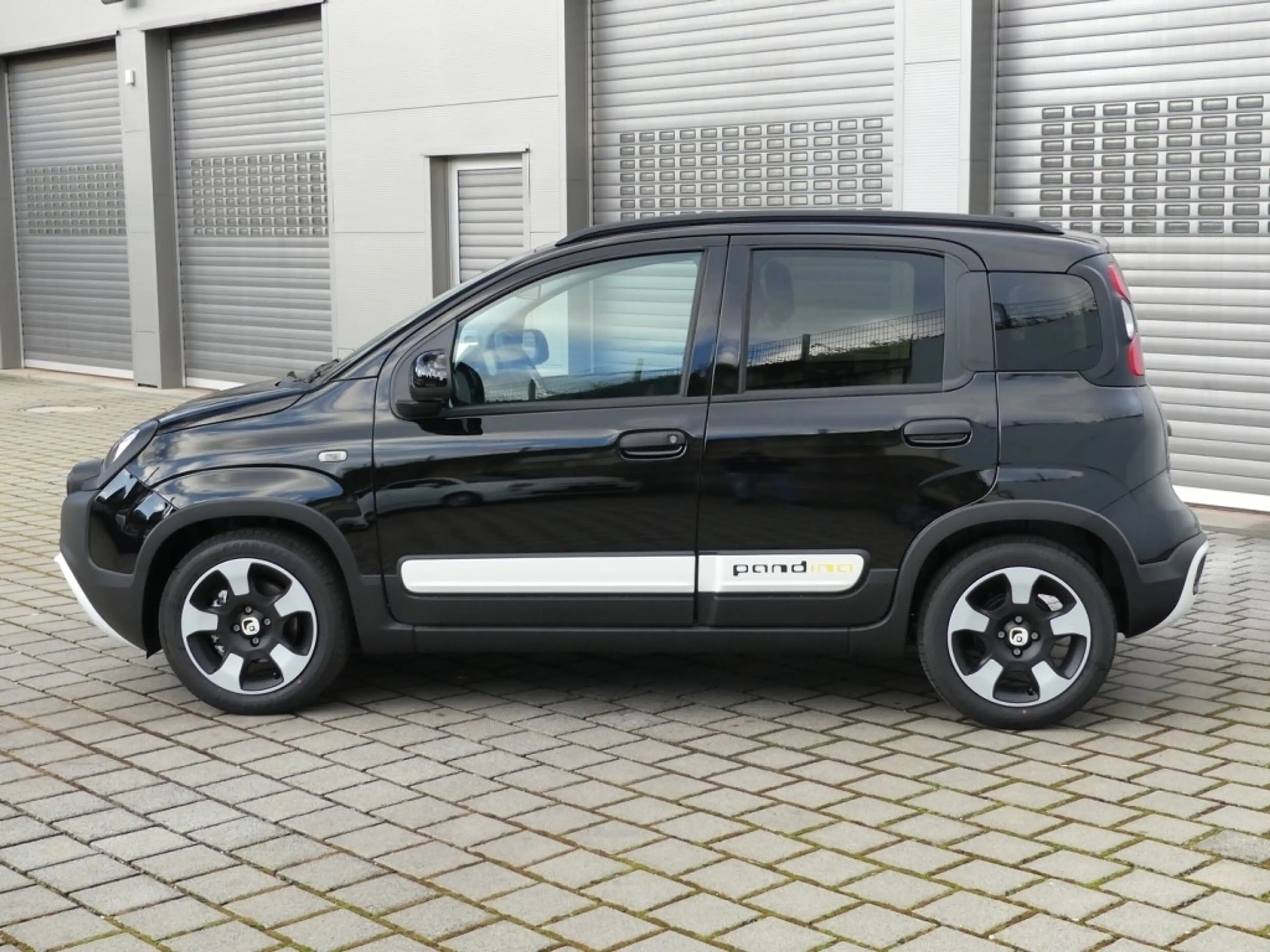 Fiat New Panda PANDA CROSS HYBRID 1.0 GSE 65PS CARPLAY 5-SITZER — photo 6