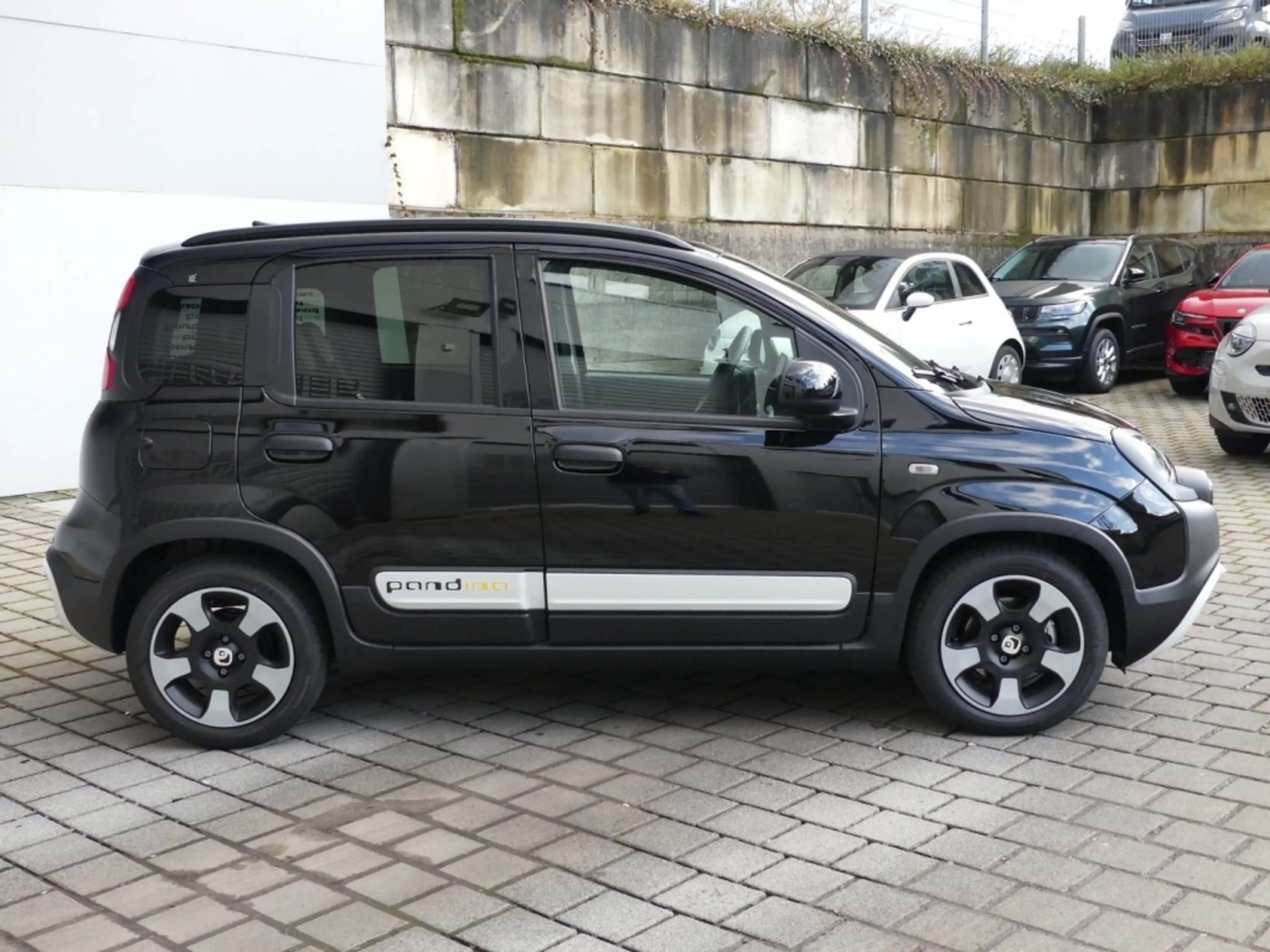 Fiat New Panda PANDA CROSS HYBRID 1.0 GSE 65PS CARPLAY 5-SITZER — photo 2