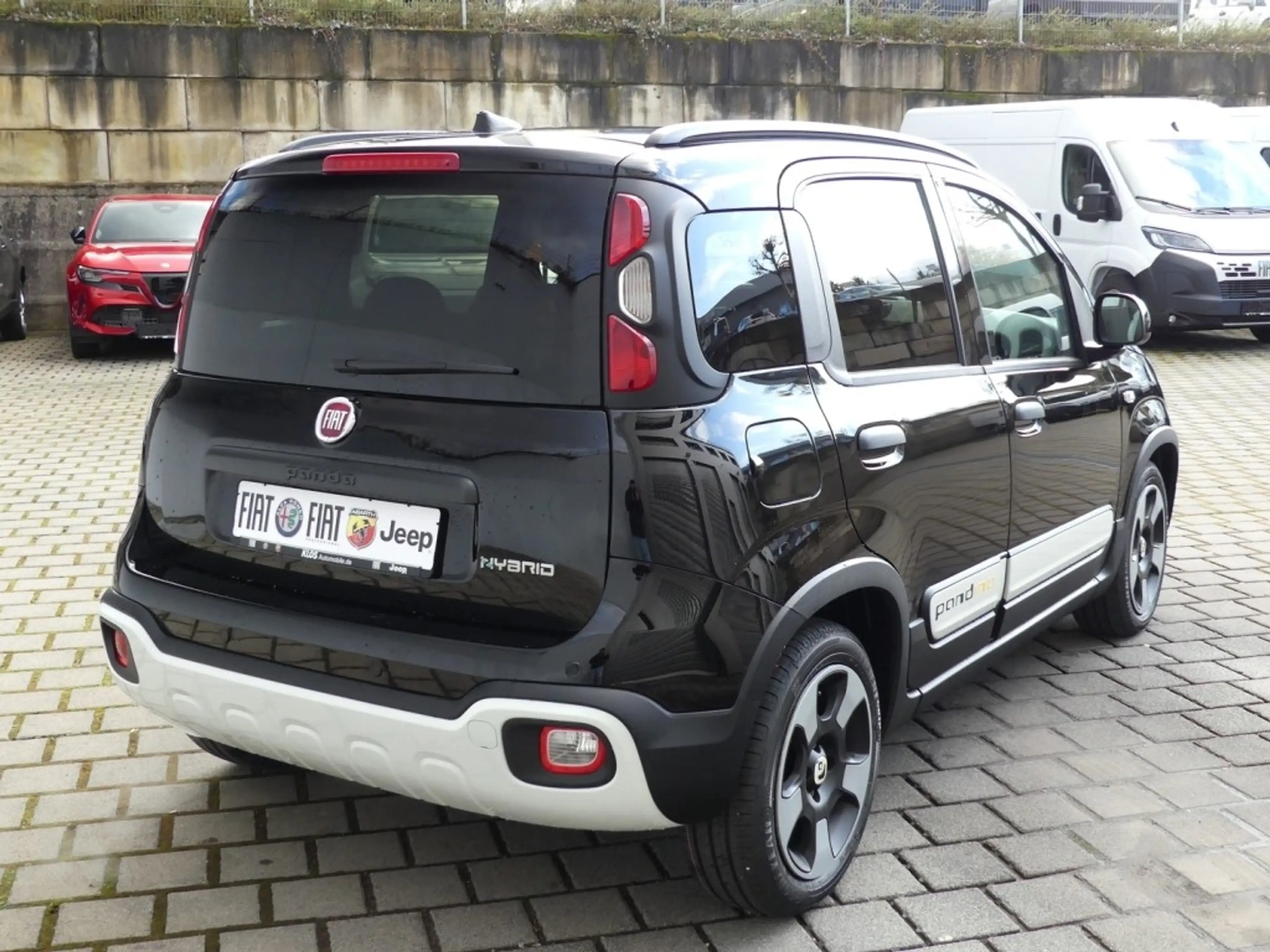 Fiat New Panda PANDA CROSS HYBRID 1.0 GSE 65PS CARPLAY 5-SITZER — photo 3
