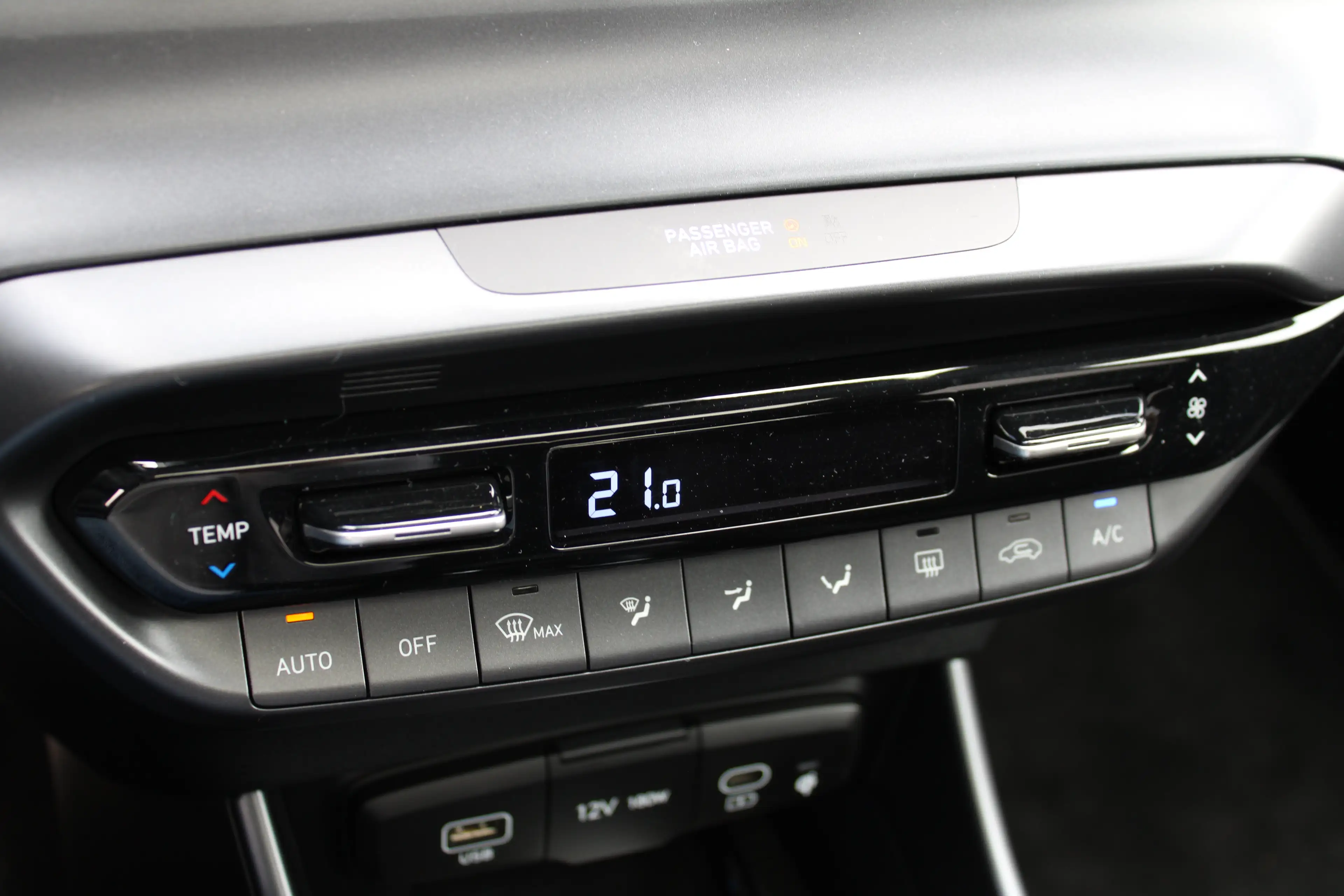 Hyundai BAYON 1.0 T-GDI Premium | Navigatiesysteem full map | Sc — photo 33