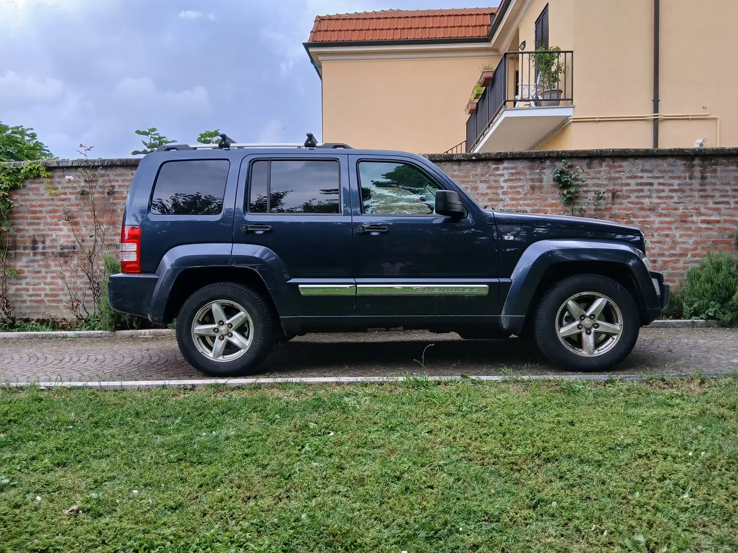 Jeep Cherokee - 2