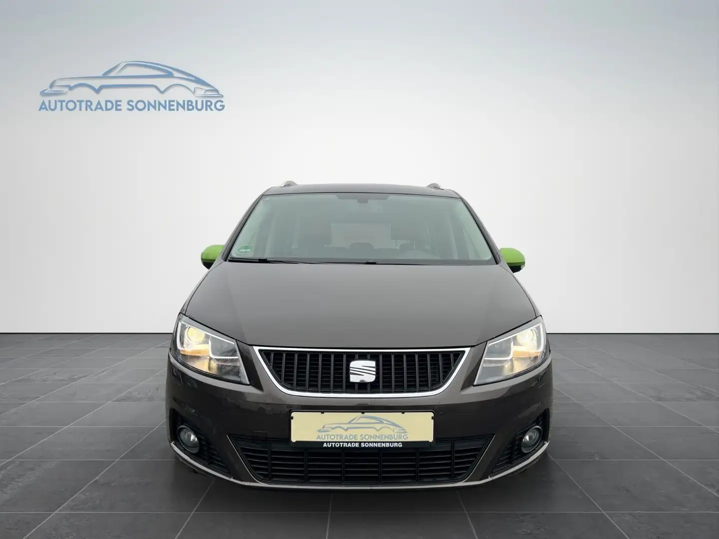 SEAT Alhambra 7SITZ./CARPLAY/AHK/KAMERA/BIXENON/SHZ Brun - 2