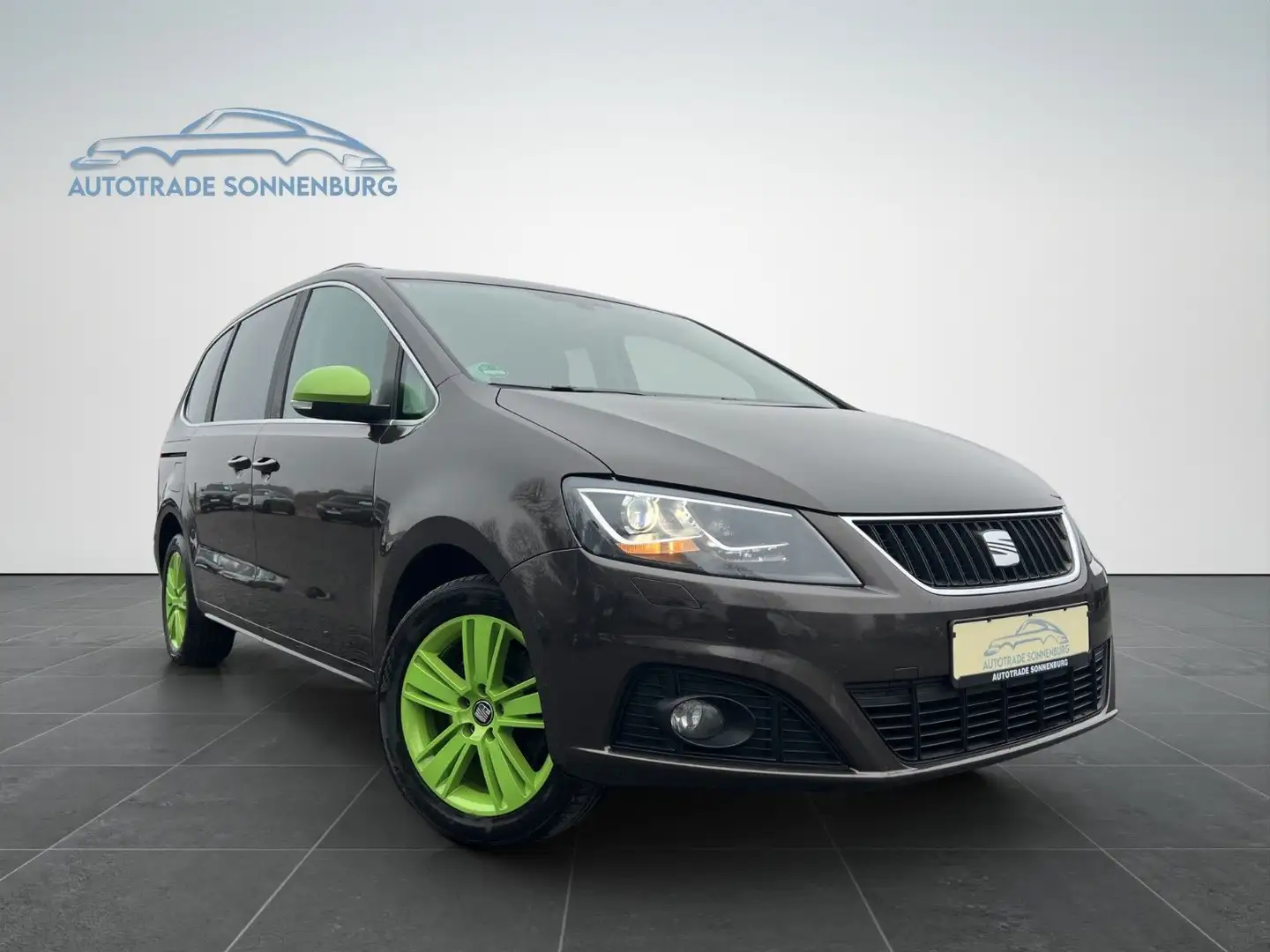 SEAT Alhambra 7SITZ./CARPLAY/AHK/KAMERA/BIXENON/SHZ Brun - 1