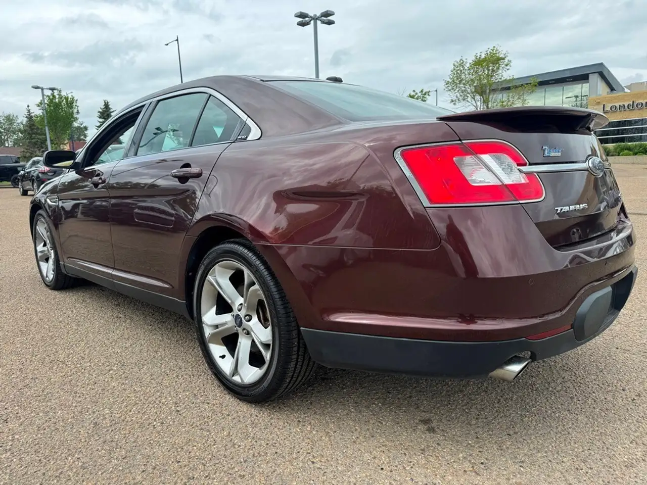 Ford Taurus снимка Ford Taurus