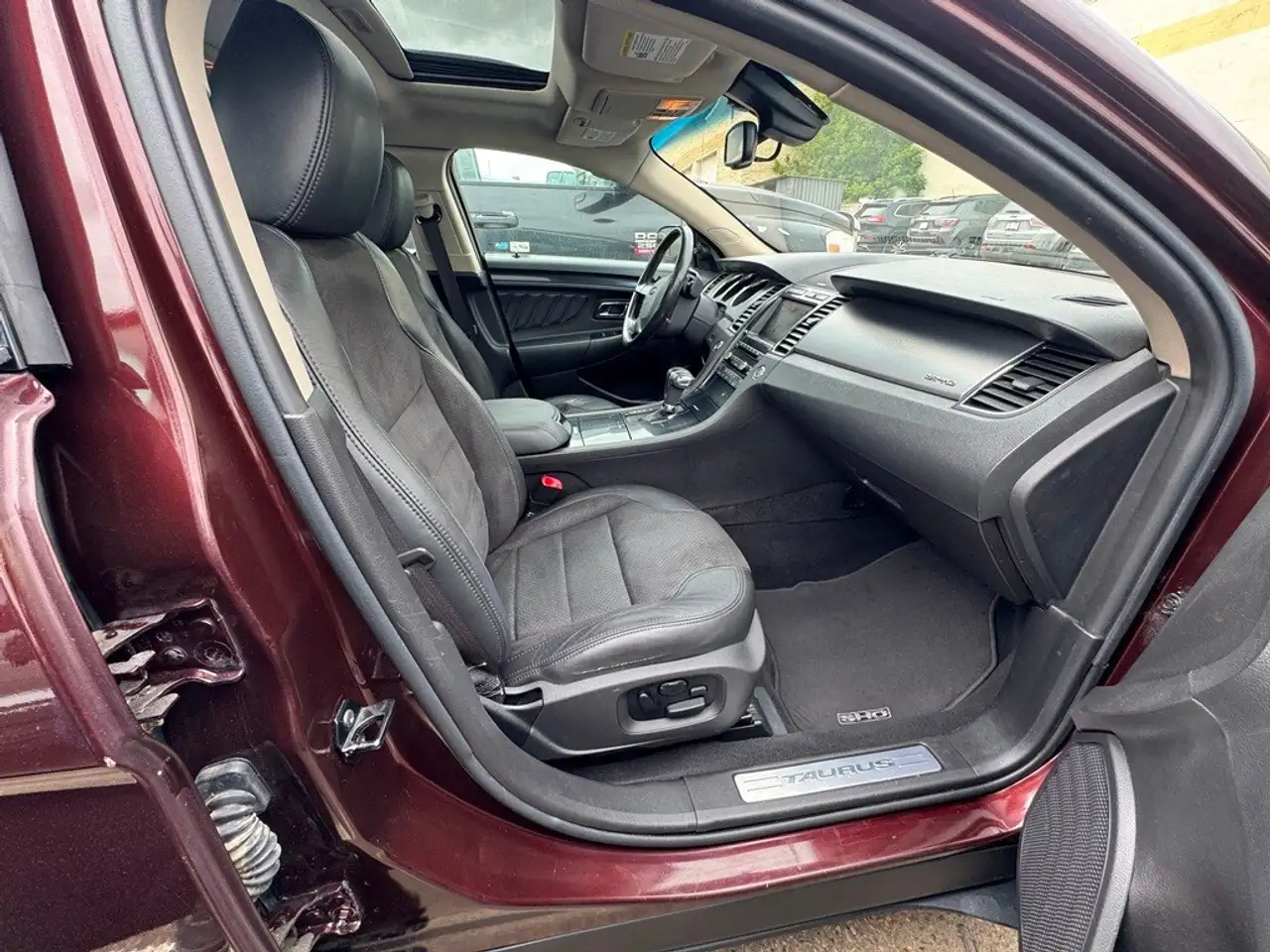 Ford Taurus снимка Ford Taurus