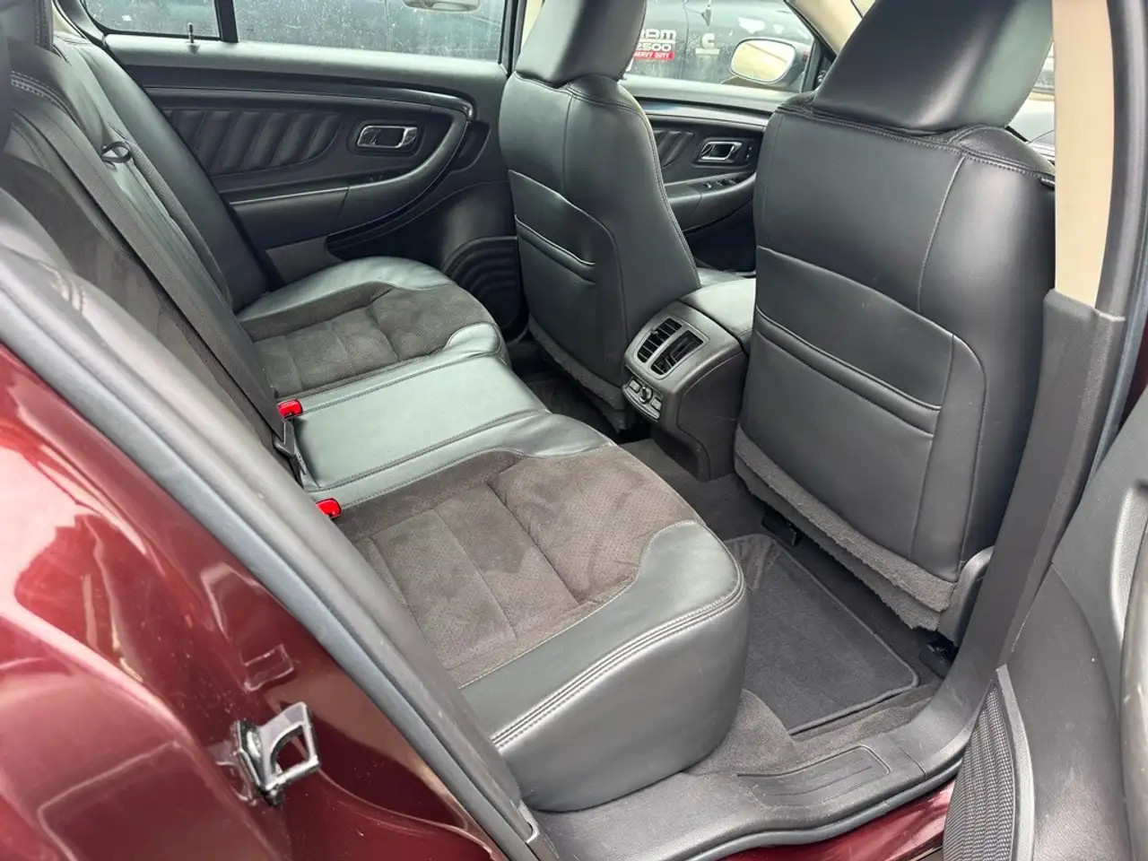 Ford Taurus снимка Ford Taurus