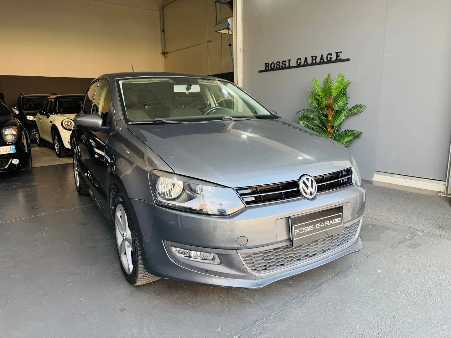 Volkswagen Polo POLO 1.6 TDI DSG 5P. HIG.  UNICO PROP Gris - 1