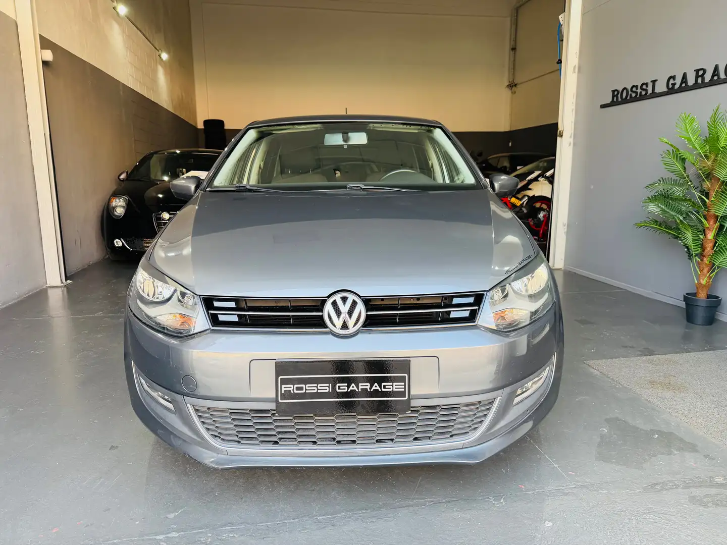 Volkswagen Polo POLO 1.6 TDI DSG 5P. HIG.  UNICO PROP Gris - 2