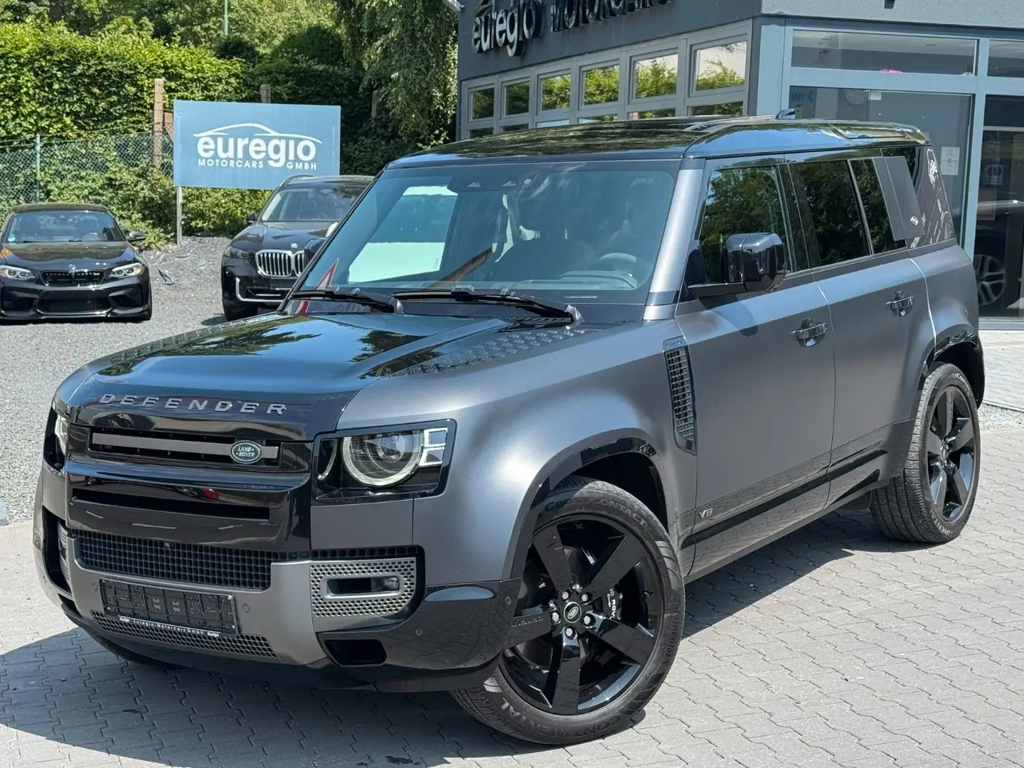 Land Rover Defender 110 V8 Carpathian Edition Aut. 1 Hand / Grau - 2