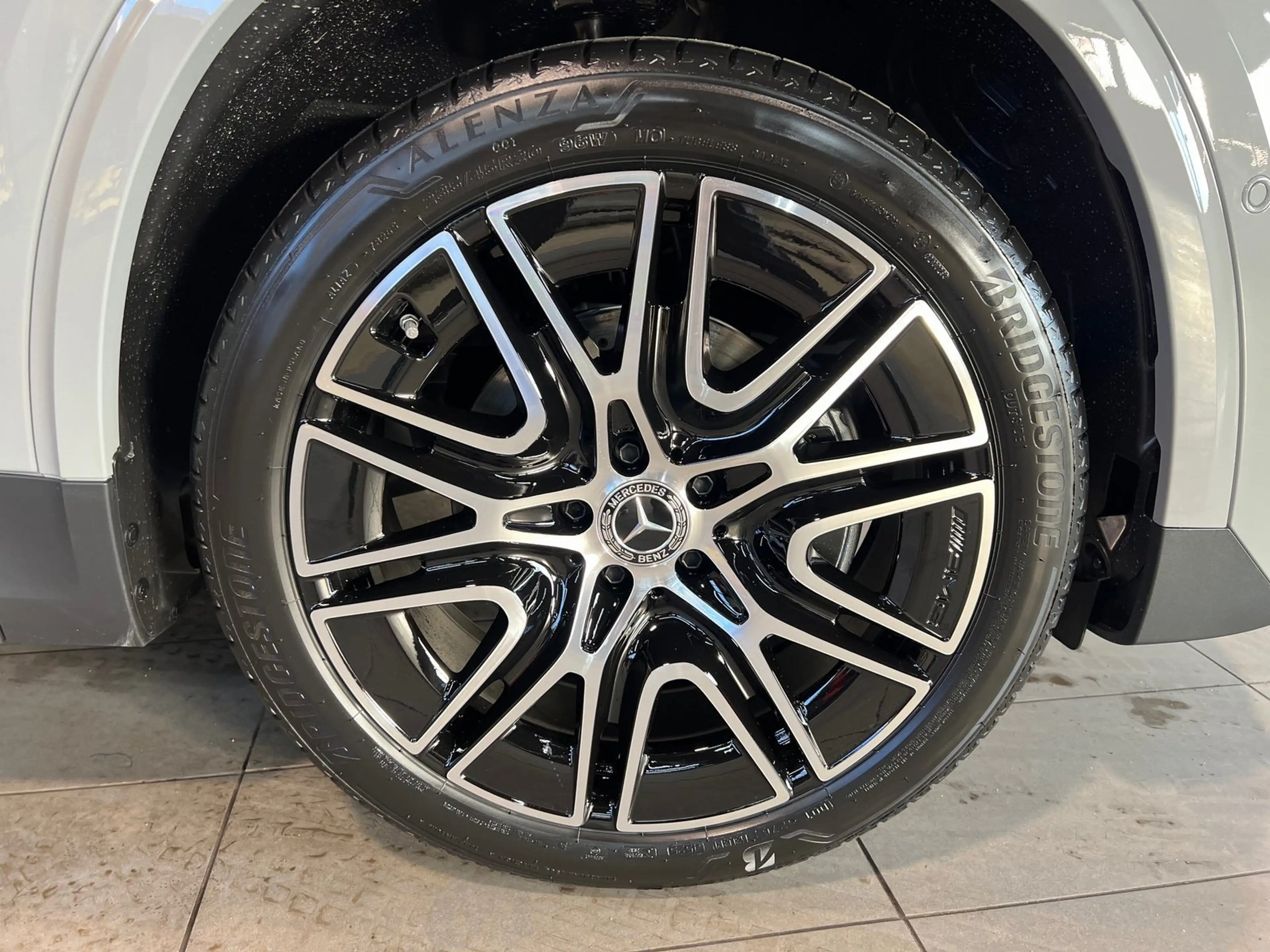 Mercedes-Benz GLA 200 Edition AMG Night Pano/AHK/20"/Tot/MBUX+ — photo 4