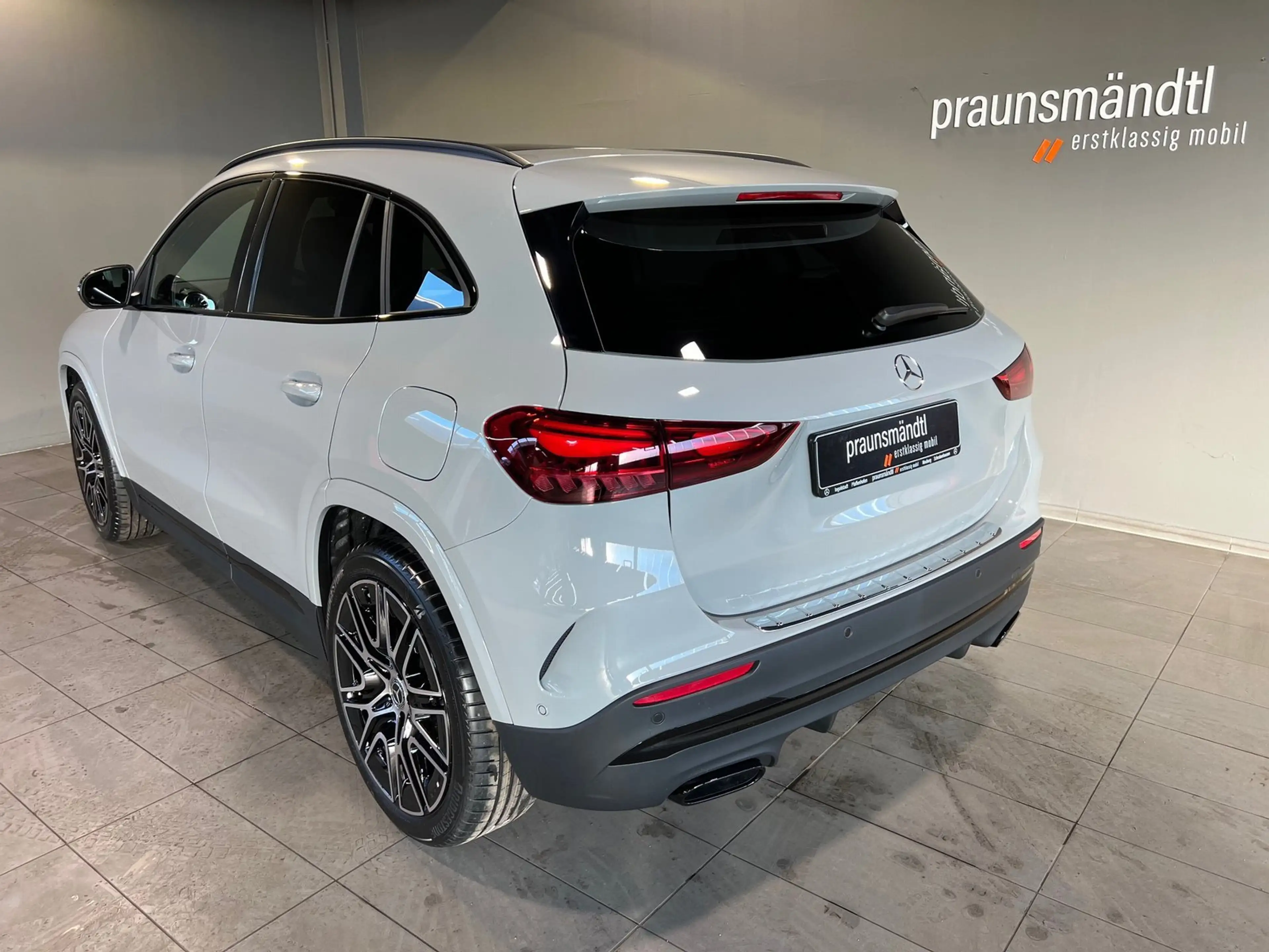Mercedes-Benz GLA 200 Edition AMG Night Pano/AHK/20"/Tot/MBUX+ — photo 2
