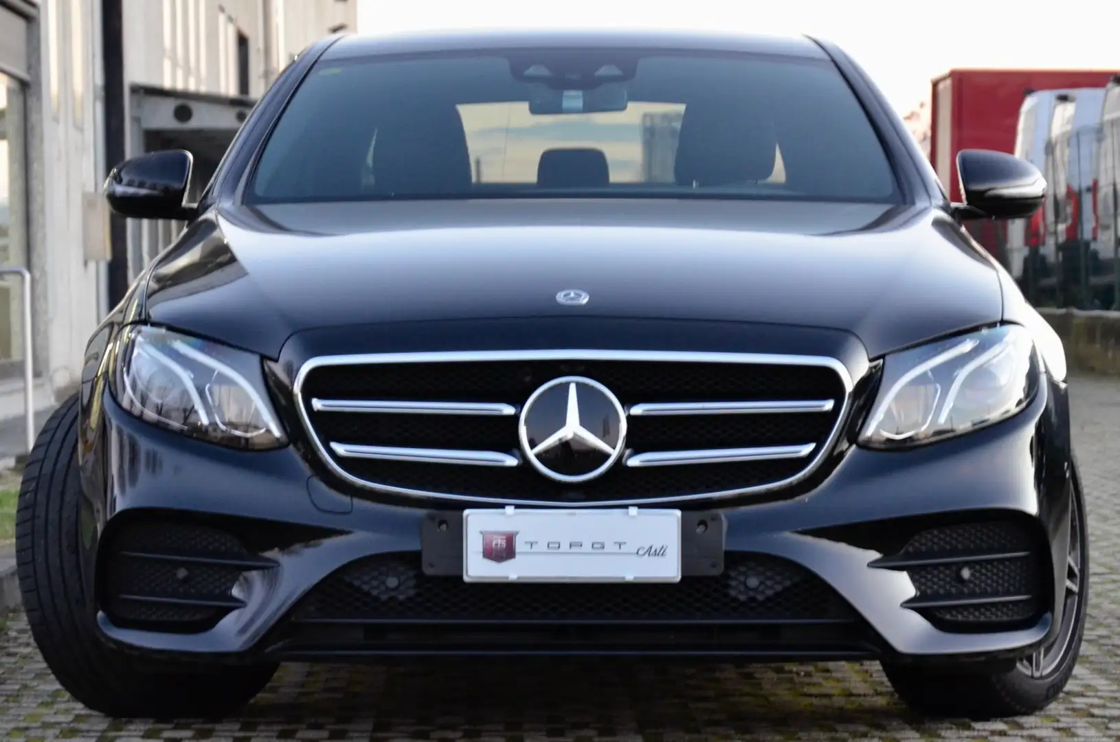 Mercedes-Benz E 220 220d Premium AMG 194cv auto SERVICE MERCEDES Noir - 2