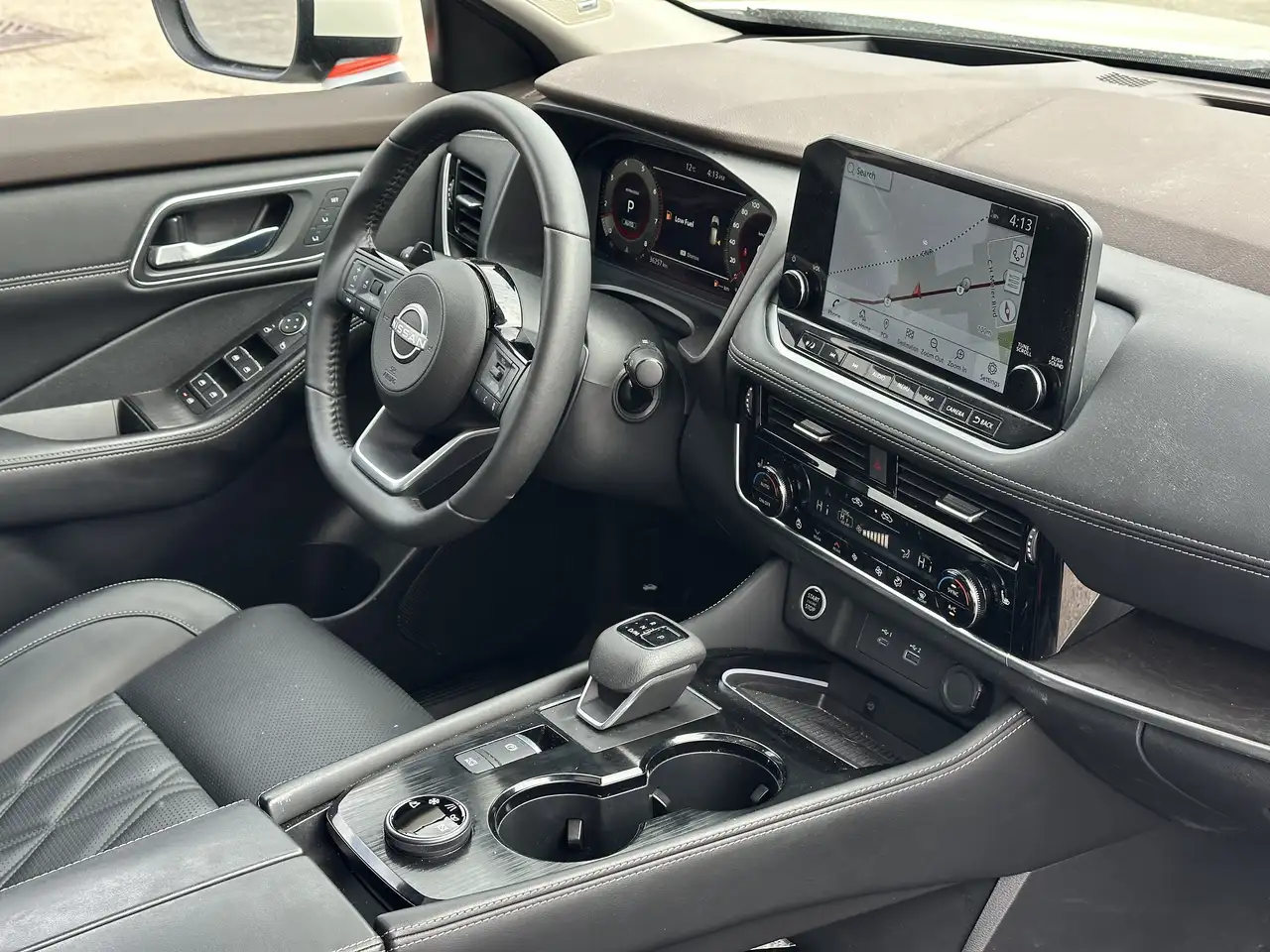 Nissan Rogue снимка Nissan Rogue