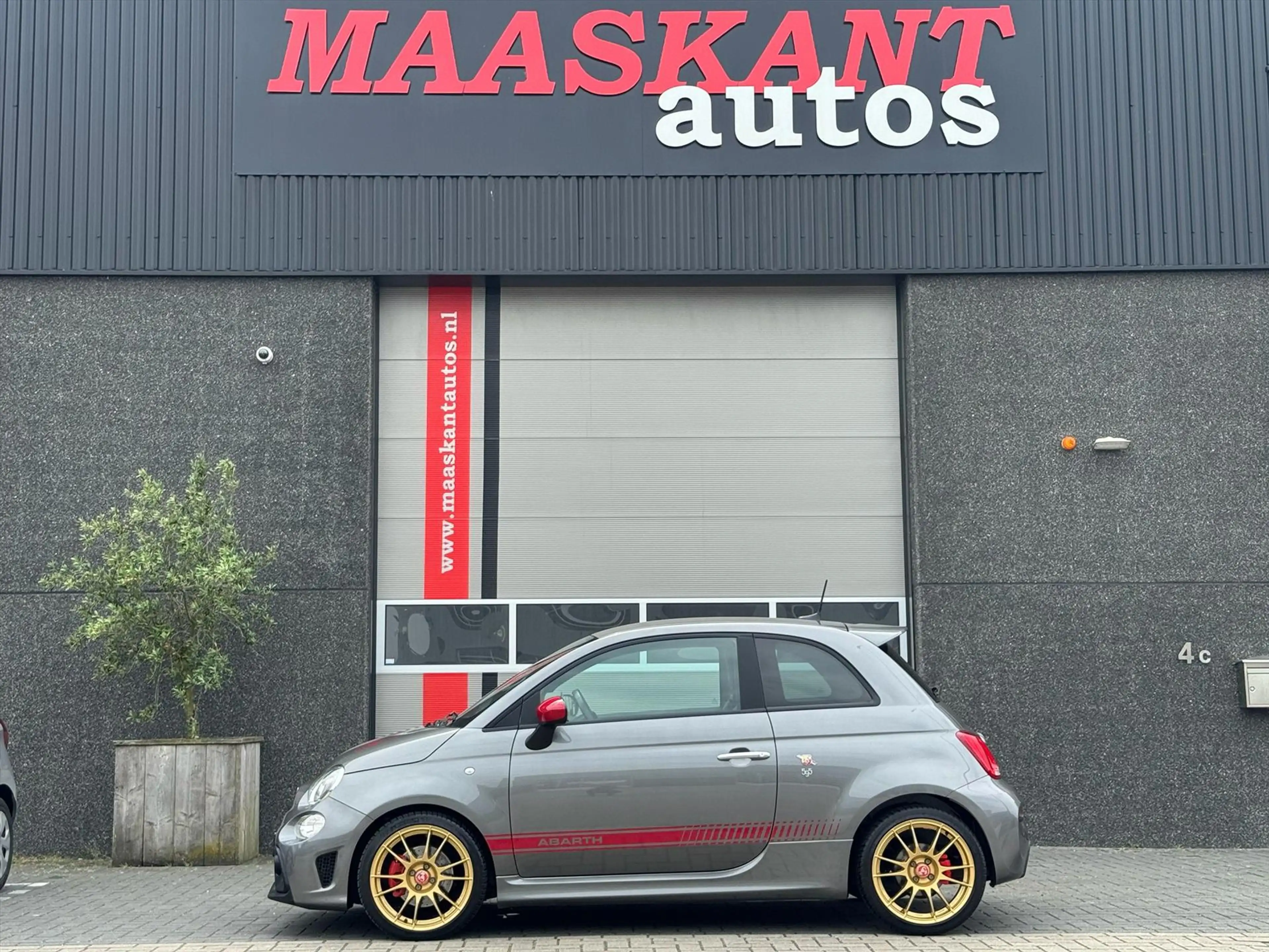 Abarth 595 Turismo 500 1.4T-Jet / Oz wheels / Manual / 165hp / Cognac — photo 4