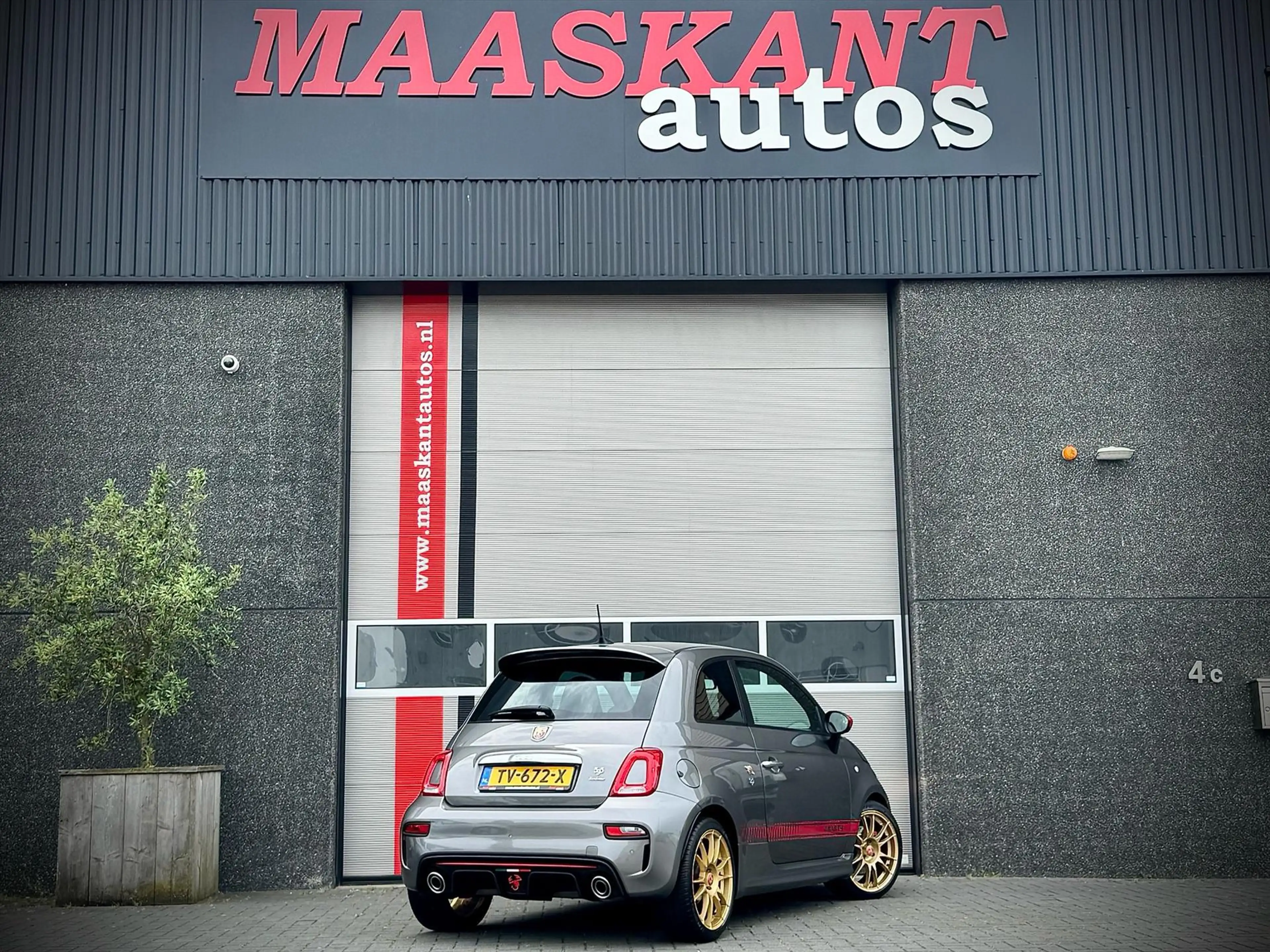 Abarth 595 Turismo 500 1.4T-Jet / Oz wheels / Manual / 165hp / Cognac — photo 3