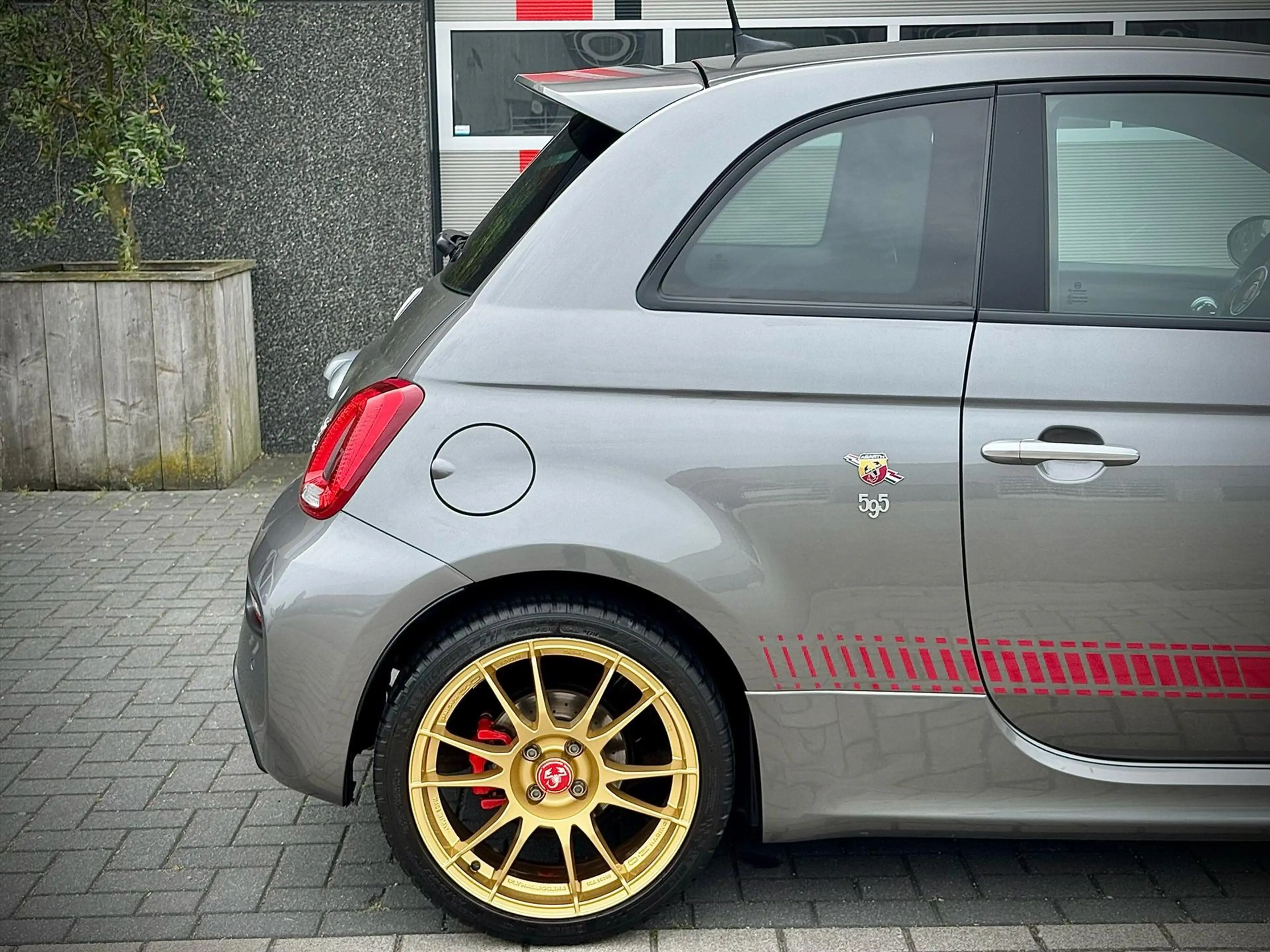 Abarth 595 Turismo 500 1.4T-Jet / Oz wheels / Manual / 165hp / Cognac — photo 7