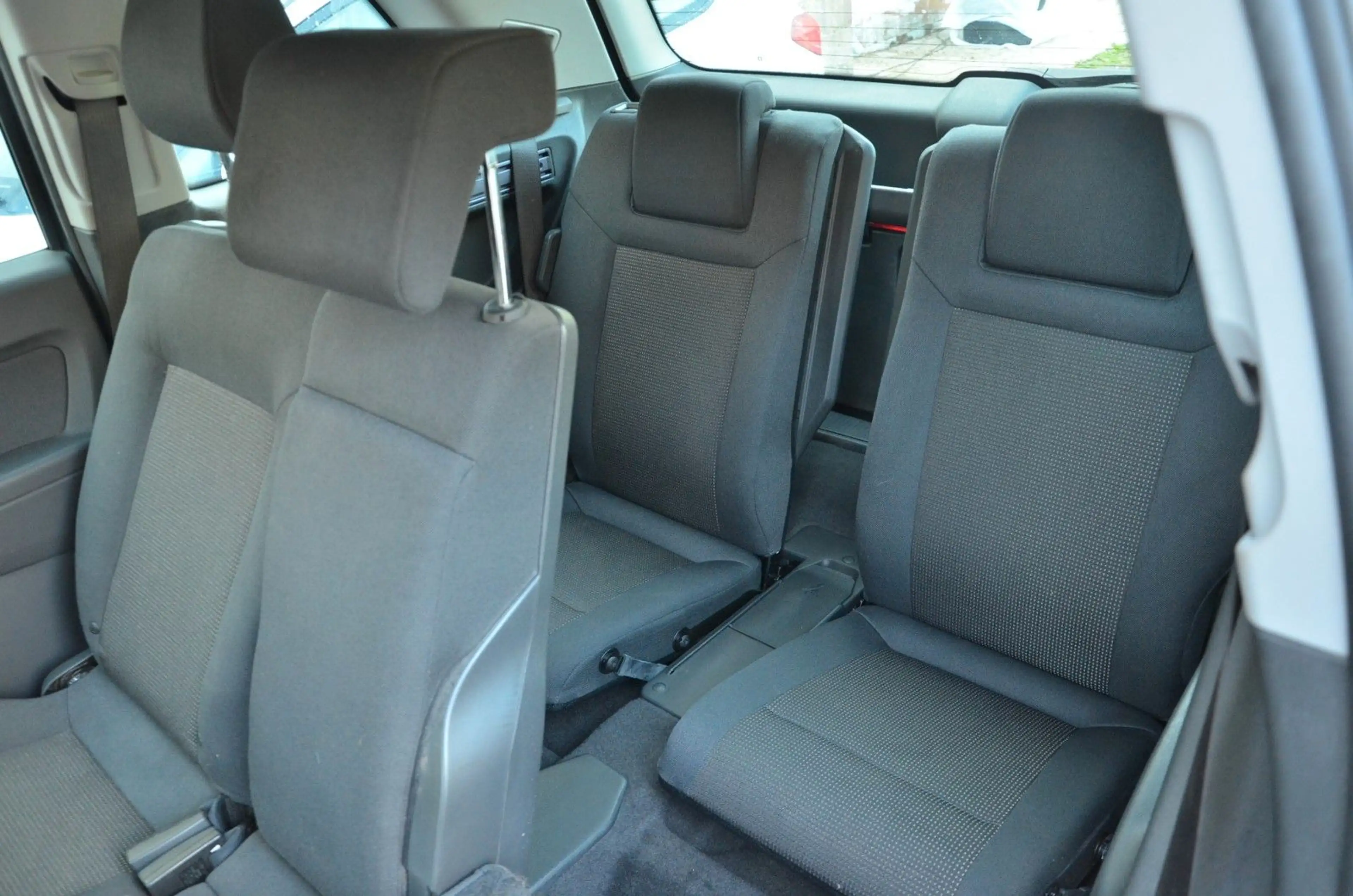 Opel Zafira B Family Plus 1.8 Navi Xenon 7 Sitze — photo 13